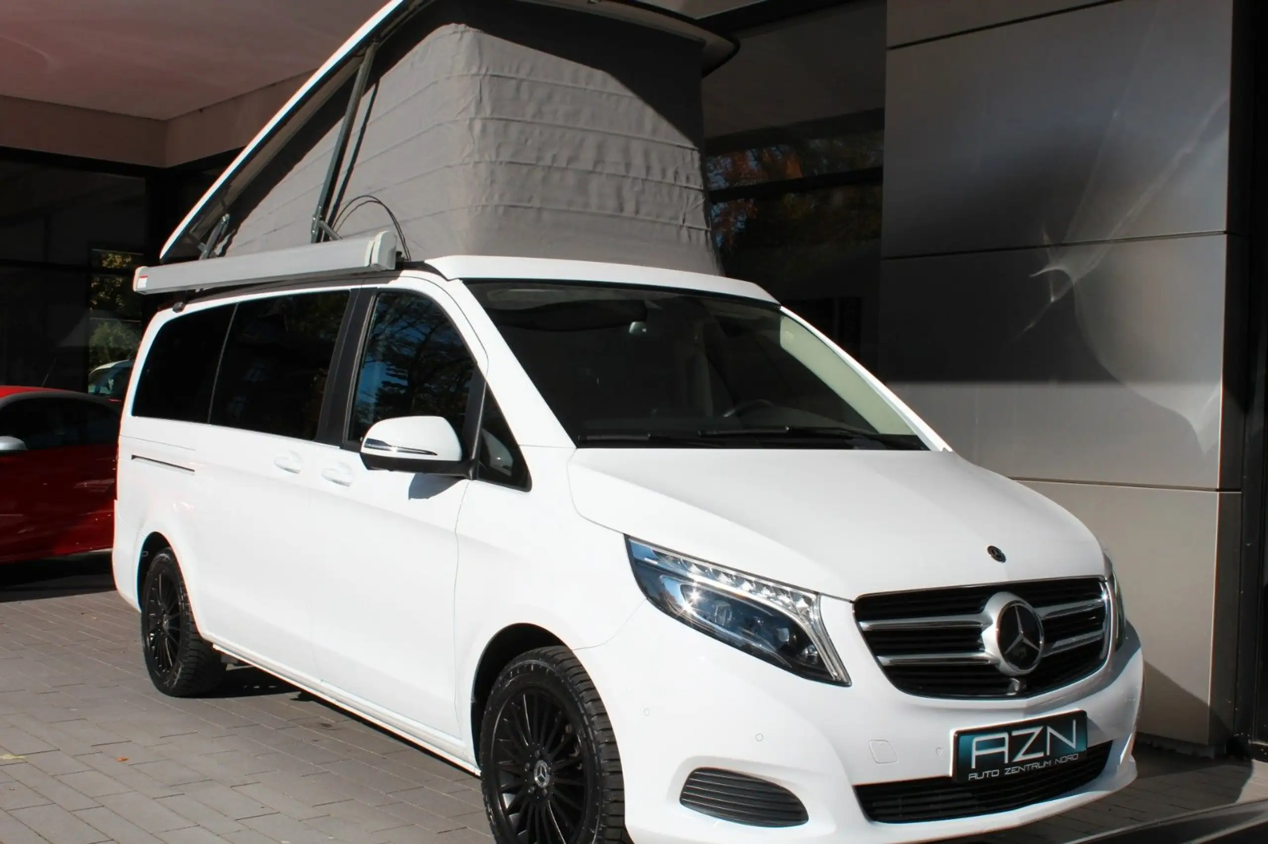 Mercedes-Benz - V 250