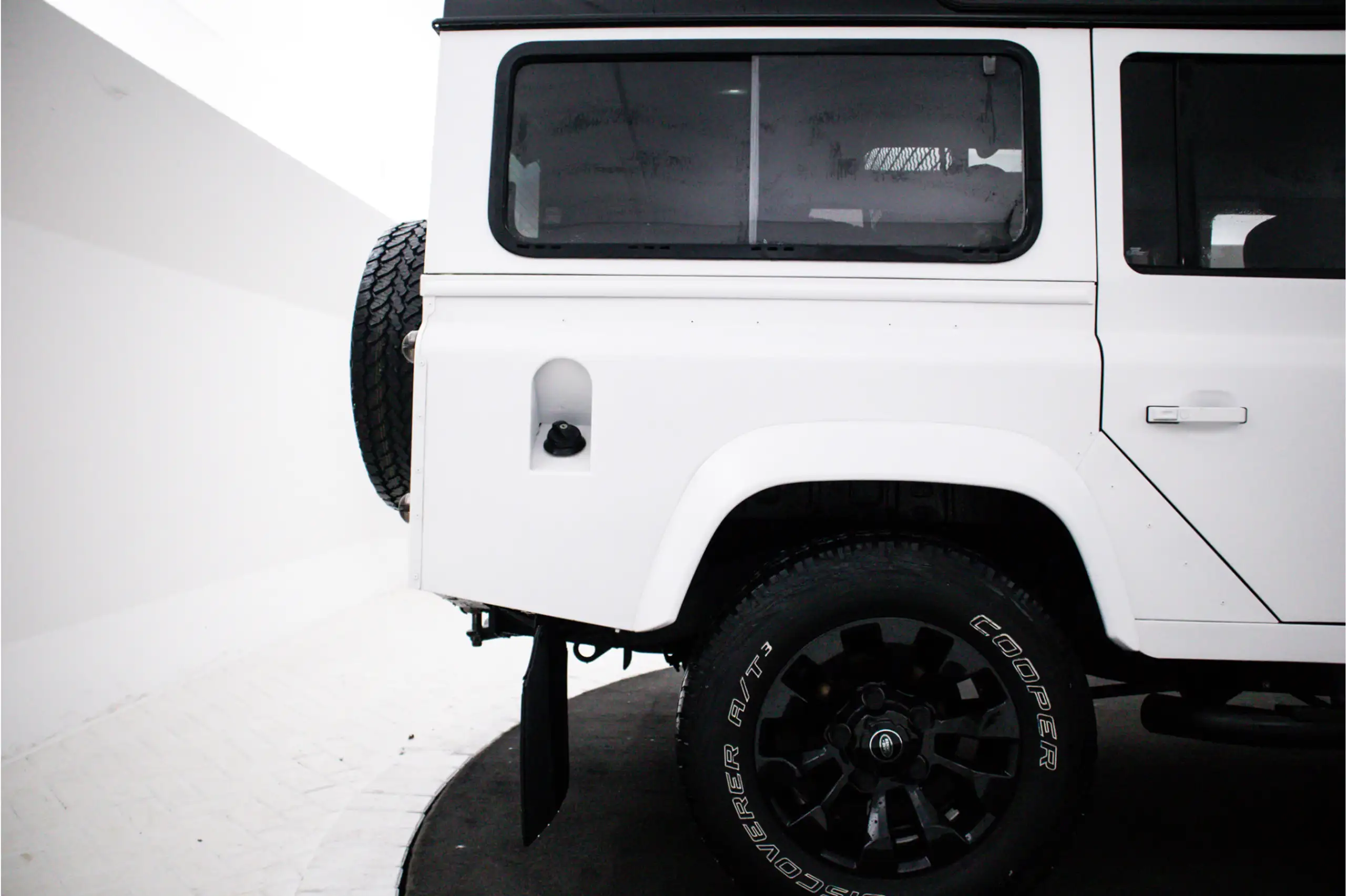 Land Rover - Defender