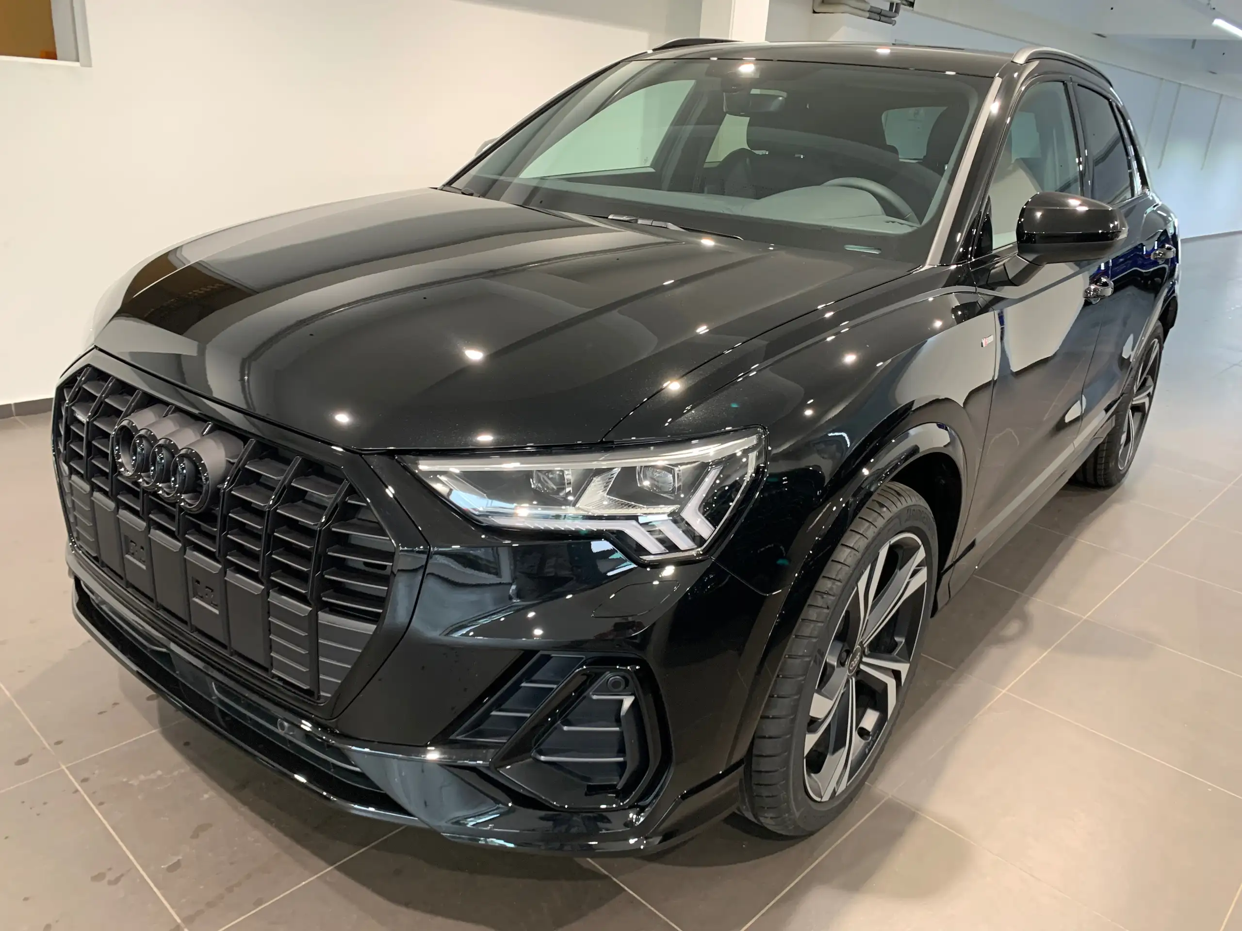 Audi - Q3