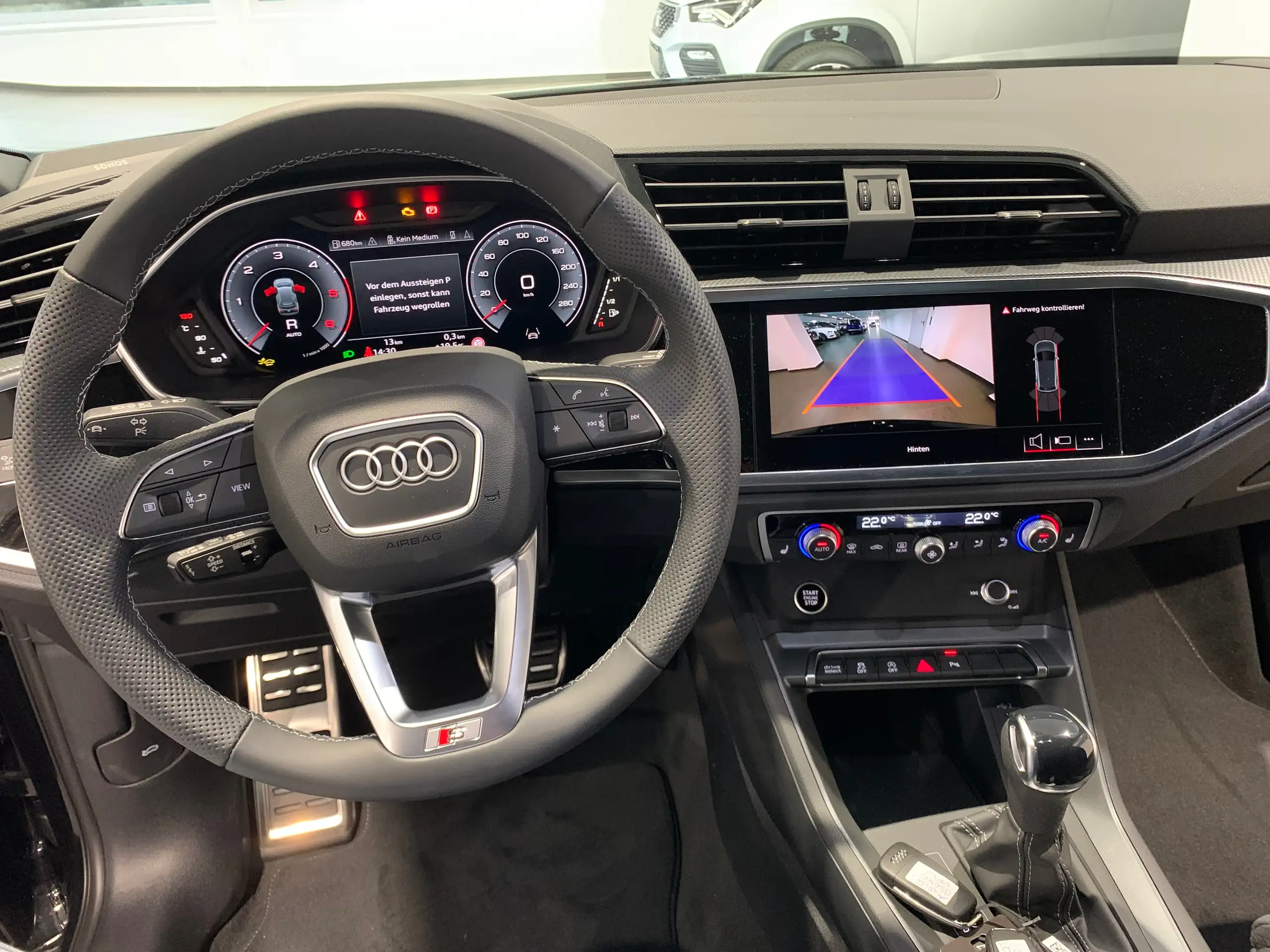 Audi - Q3