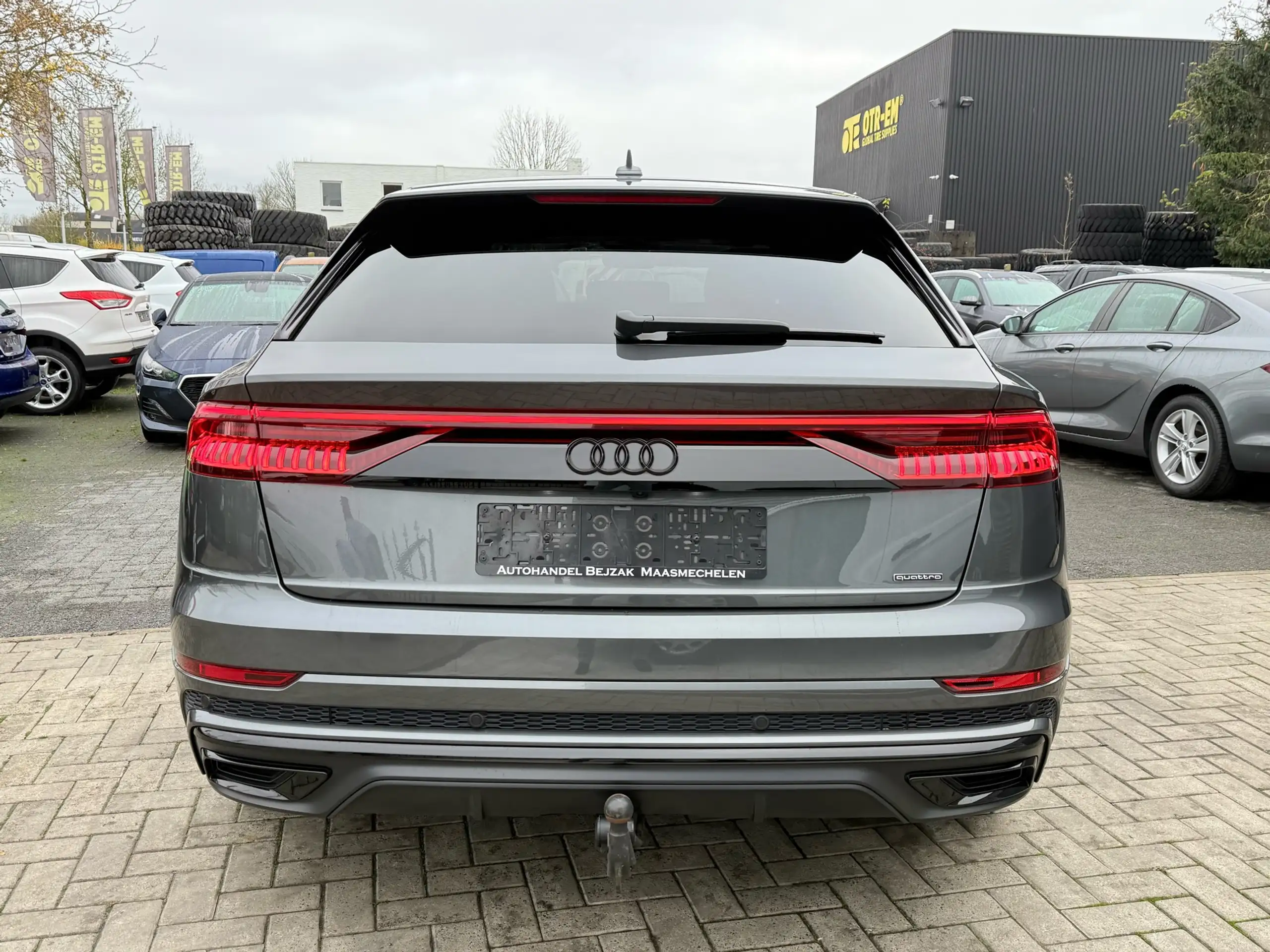 Audi - Q8