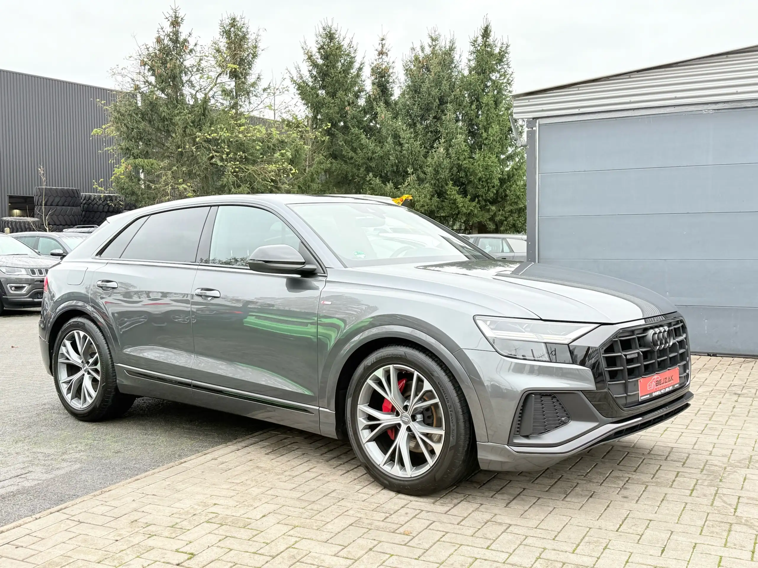 Audi - Q8