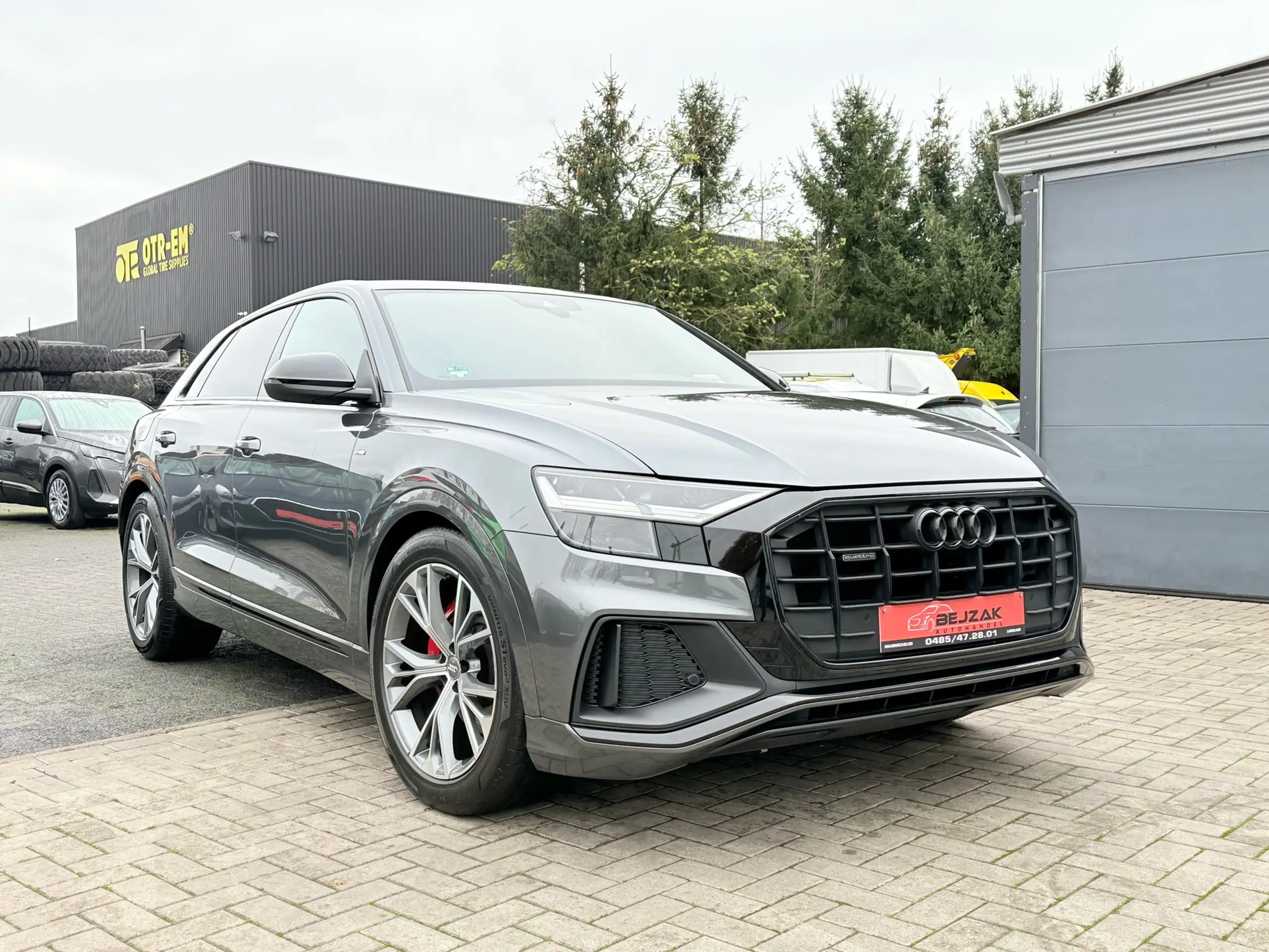 Audi - Q8