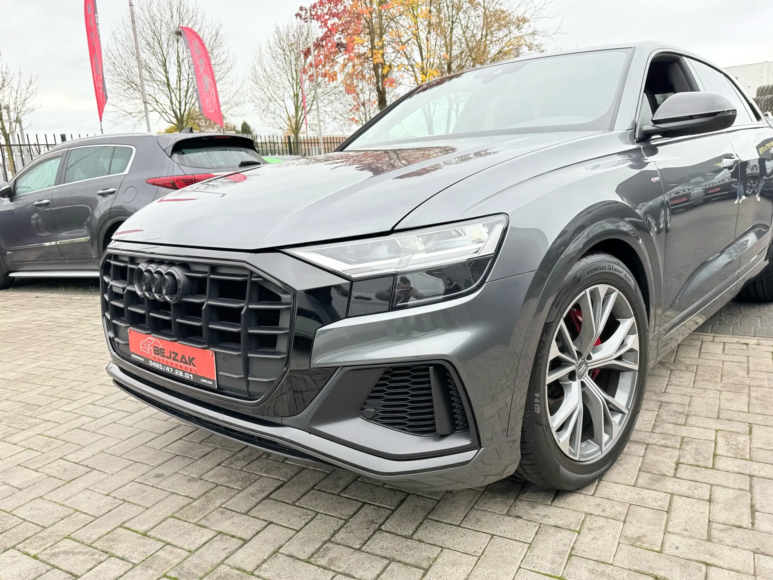 Audi - Q8