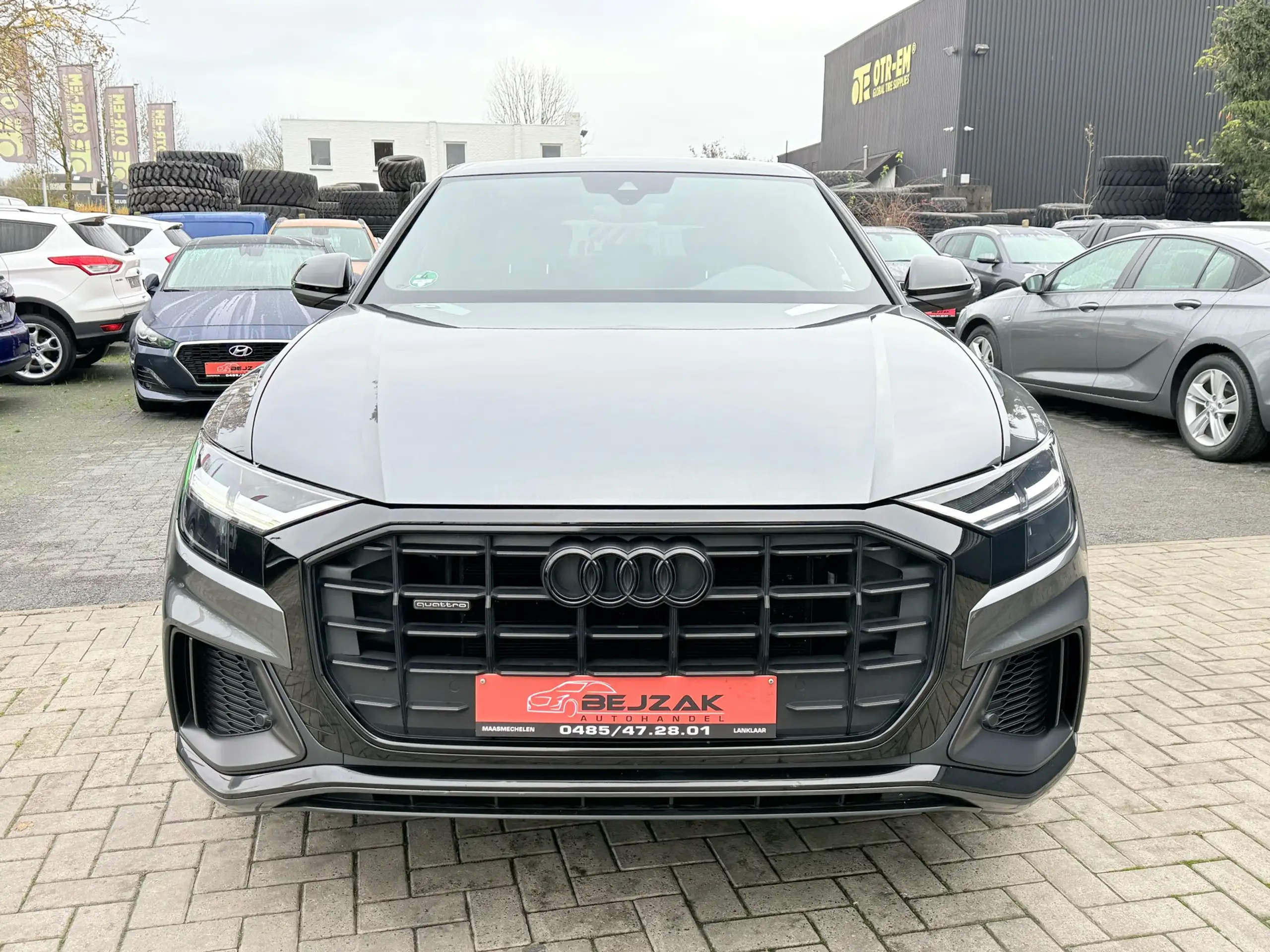 Audi - Q8