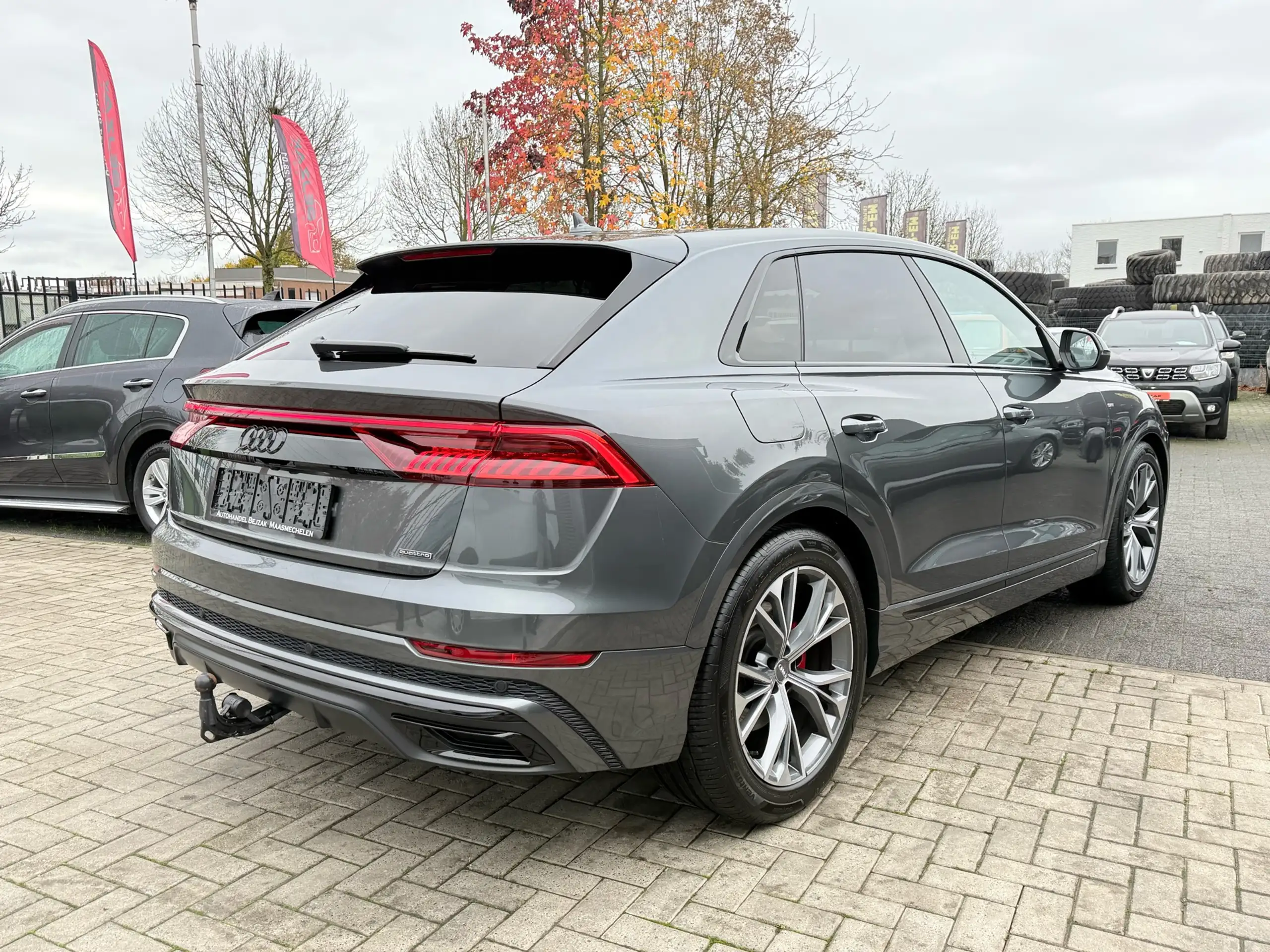 Audi - Q8