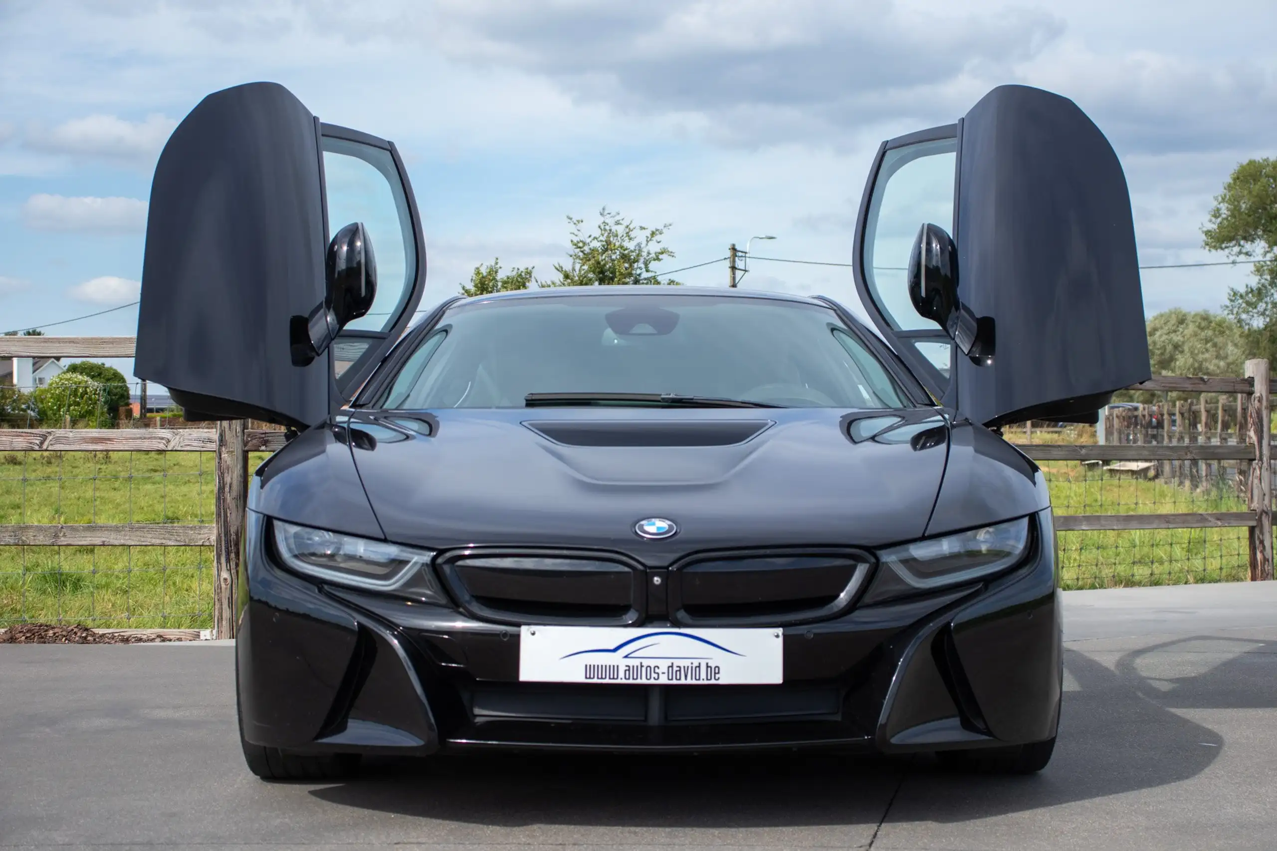 BMW - i8