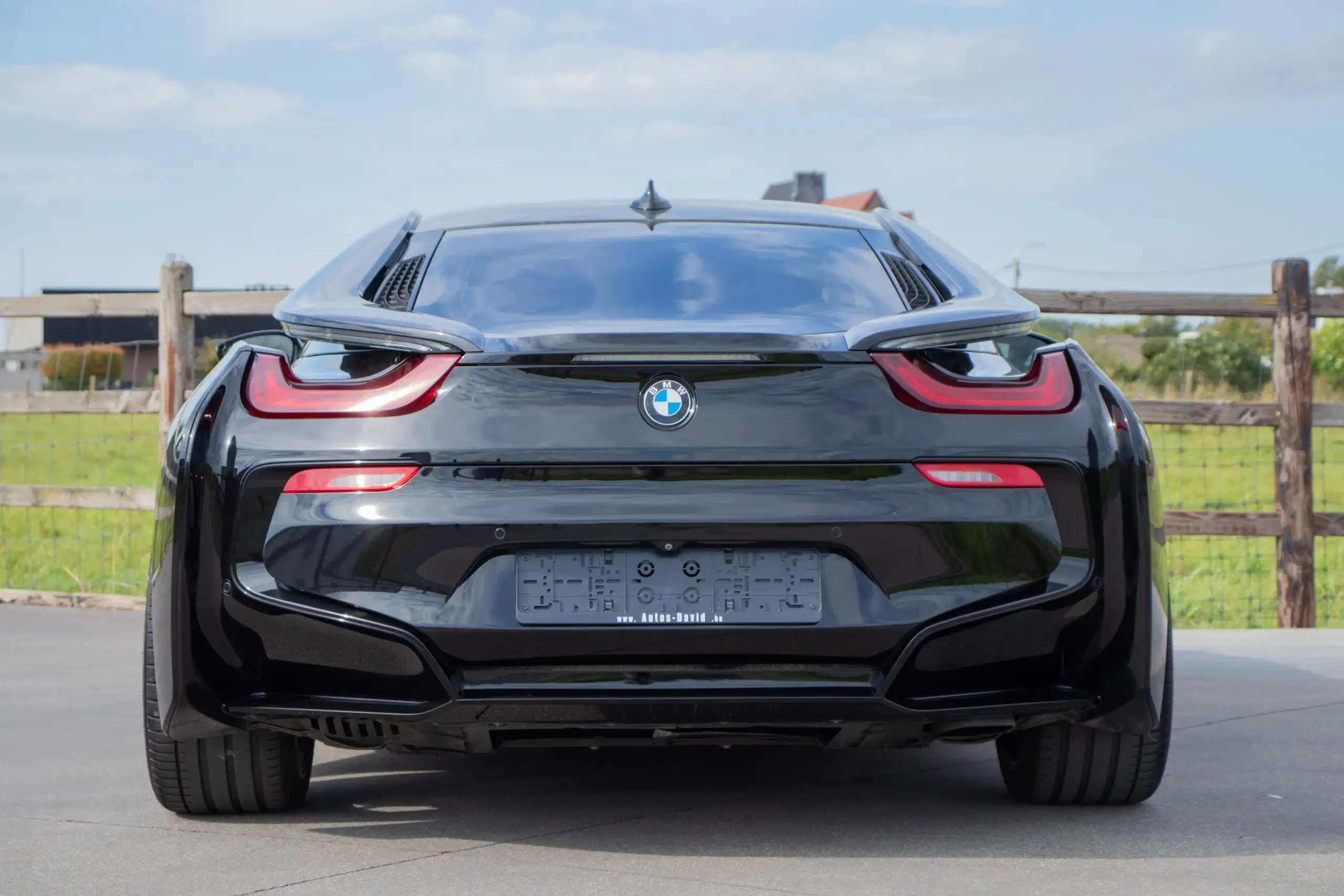 BMW - i8