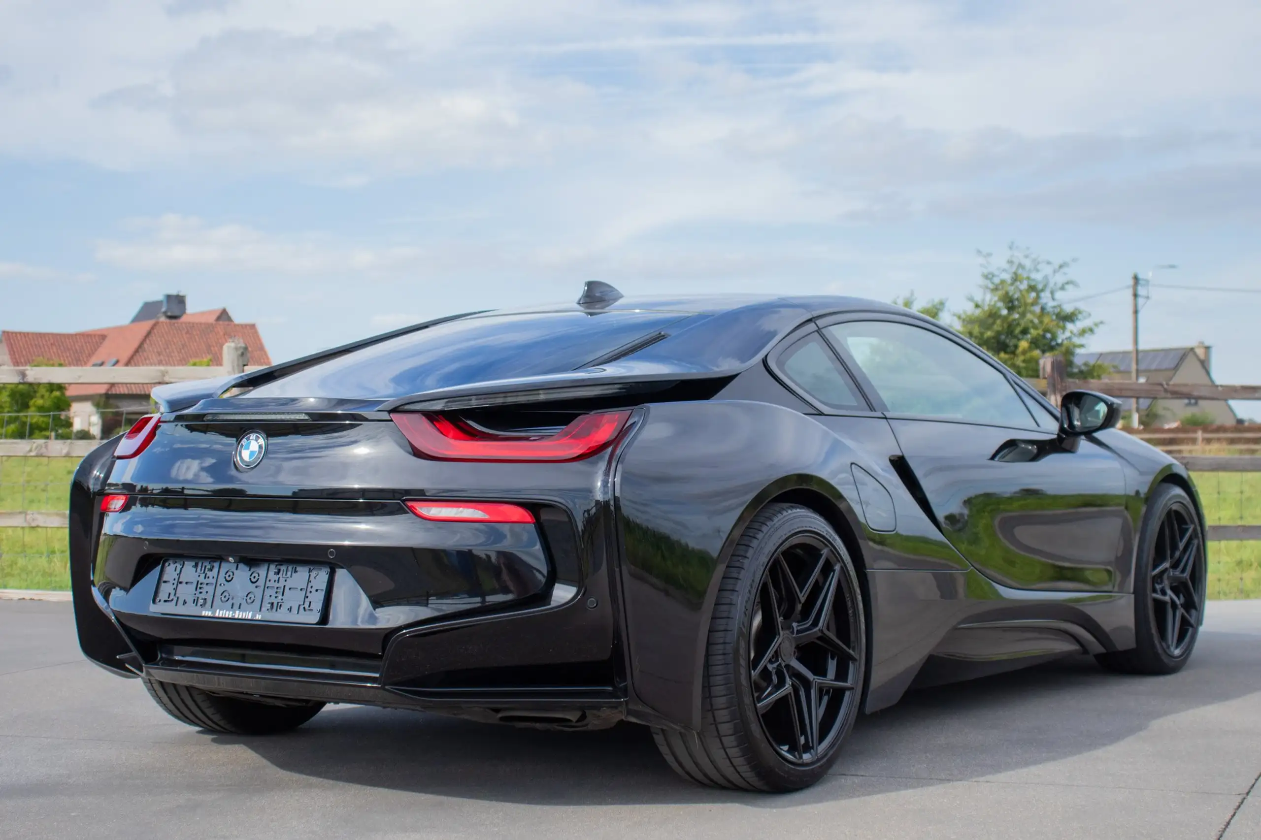 BMW - i8