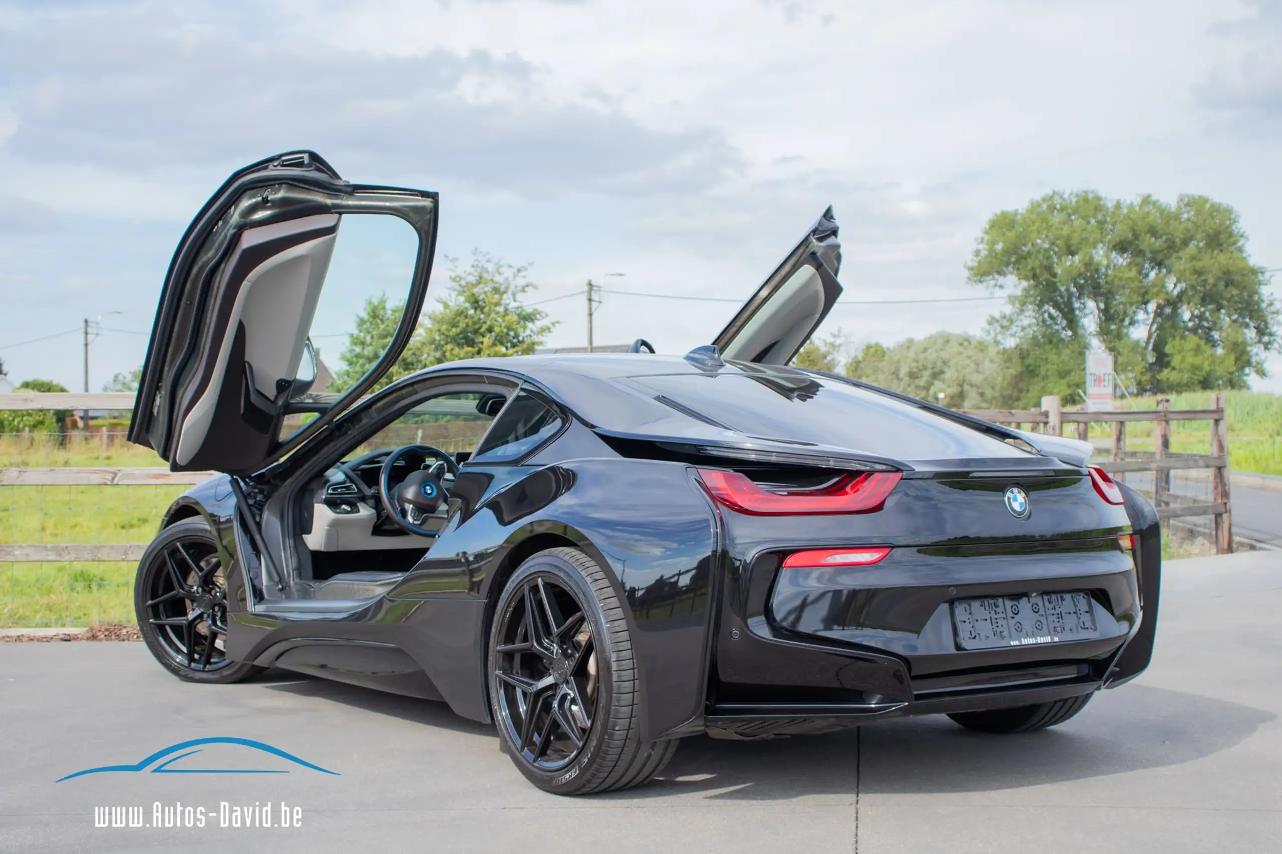 BMW - i8