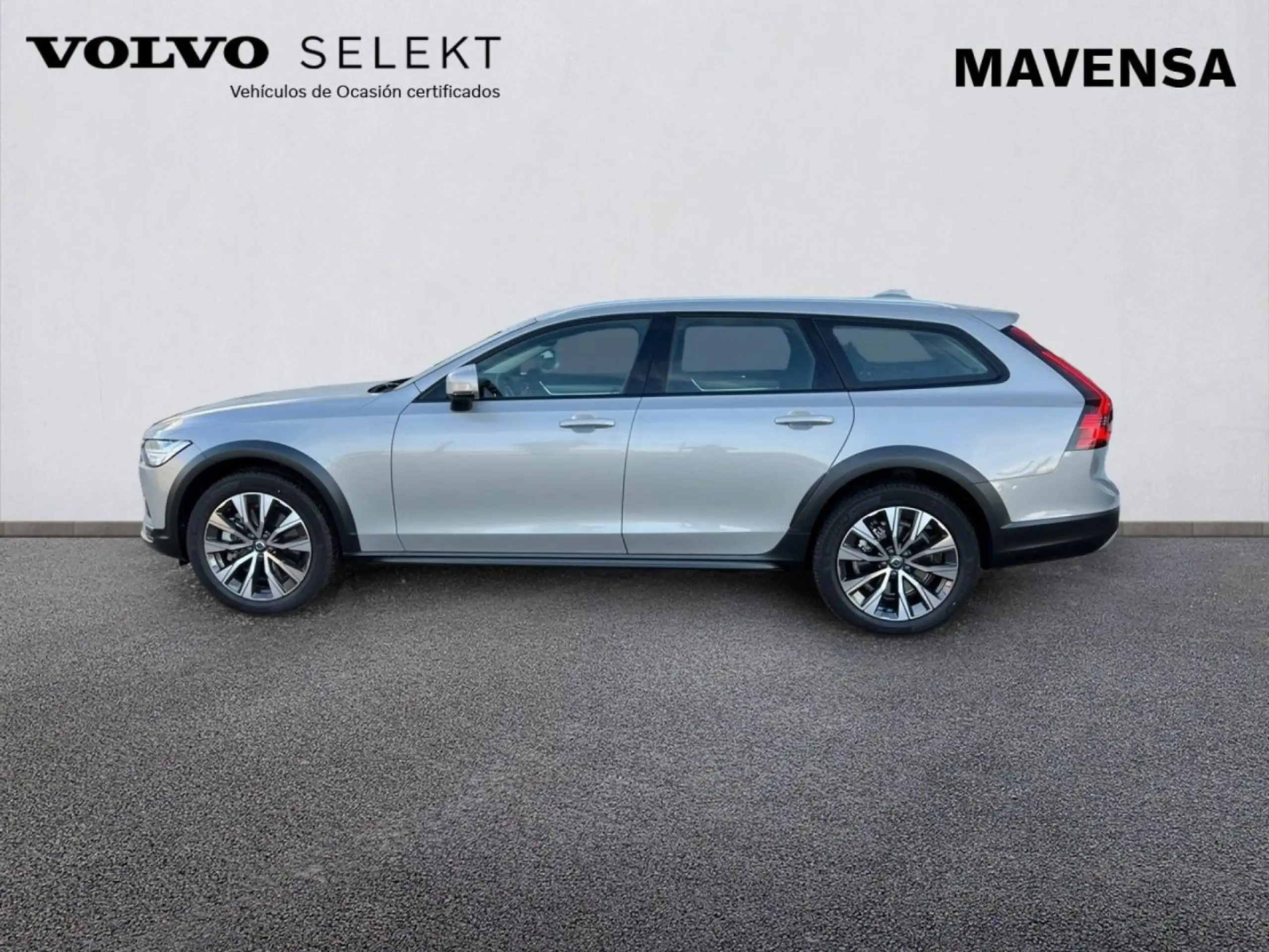 Volvo - V90 Cross Country