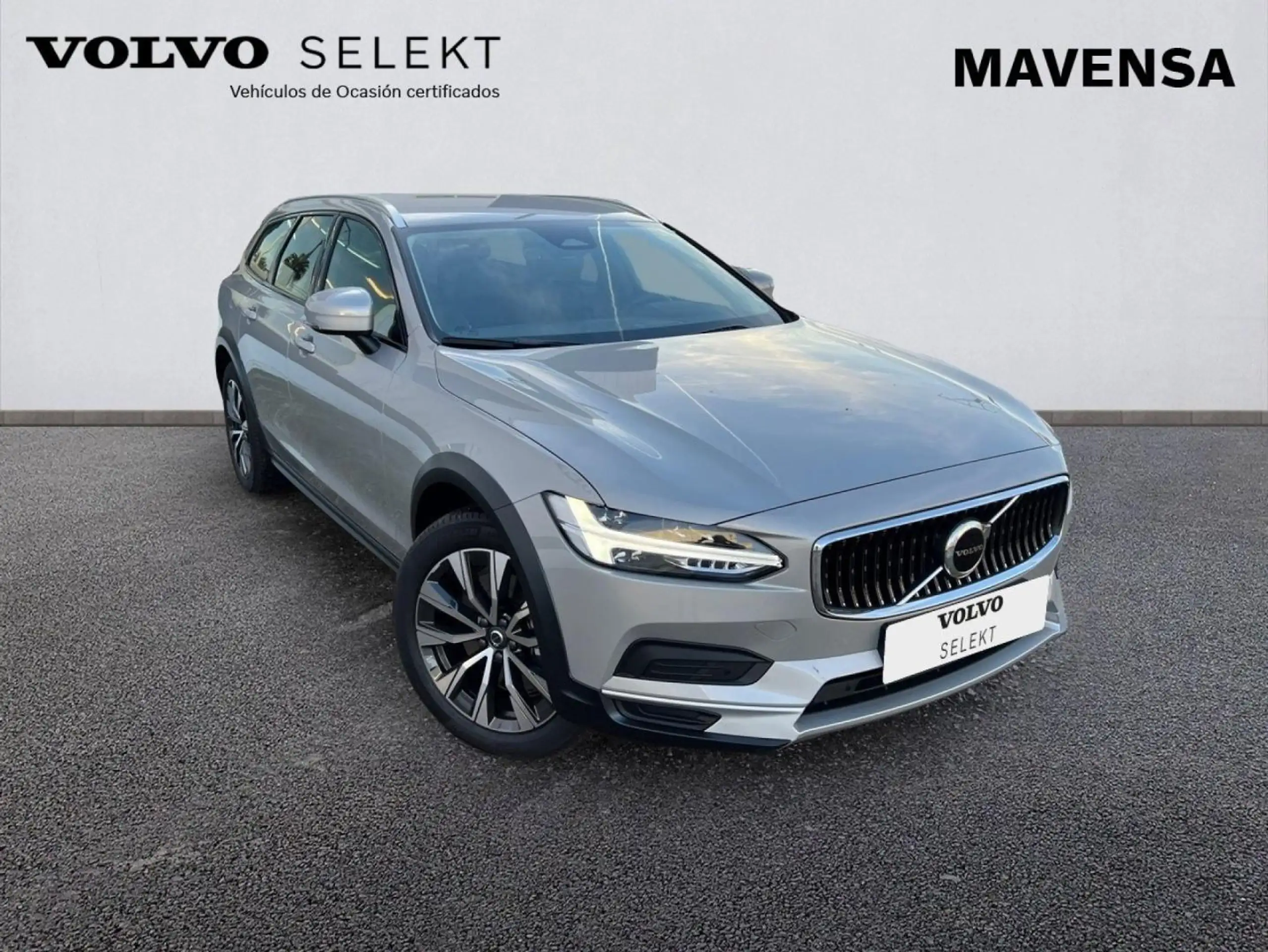 Volvo - V90 Cross Country