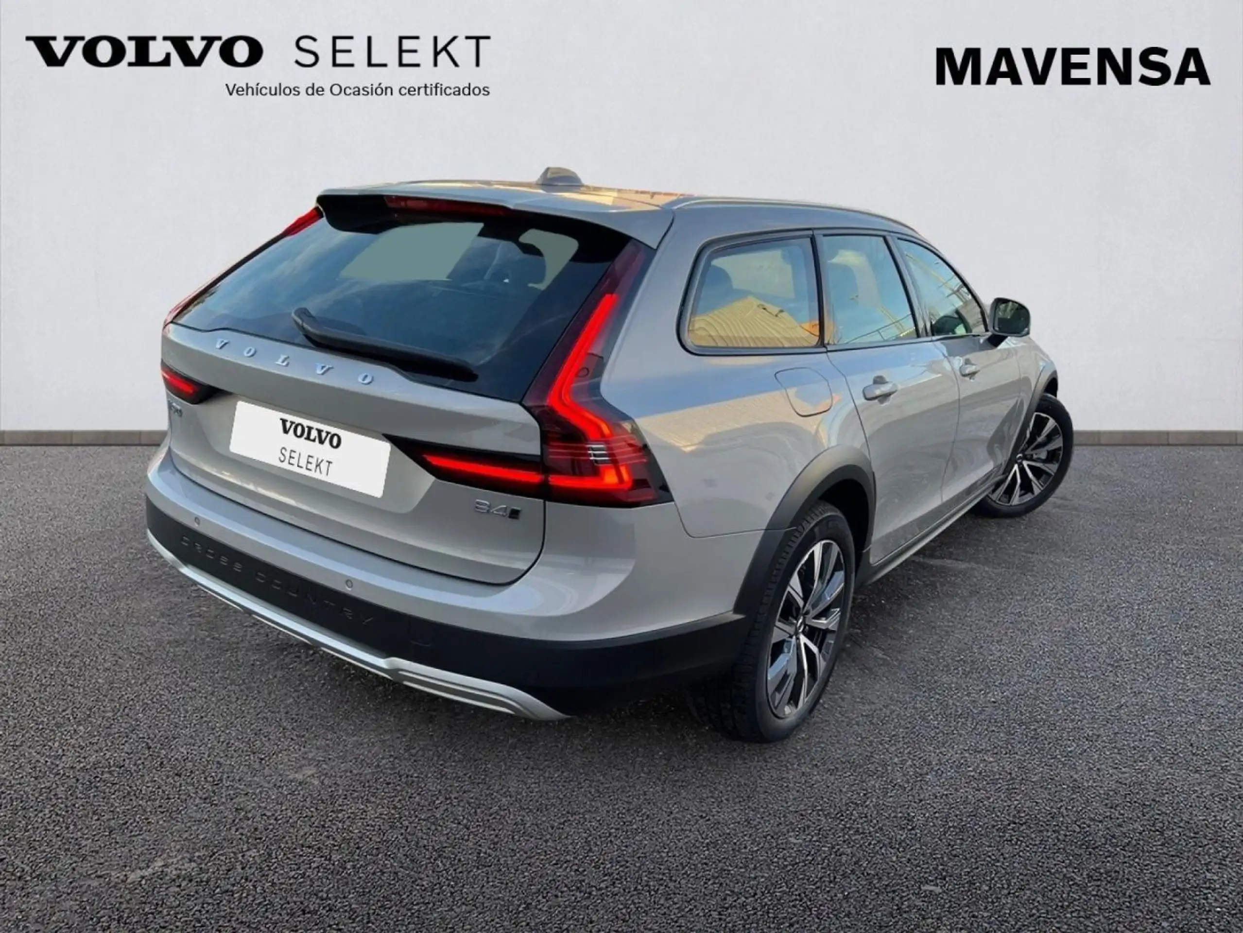 Volvo - V90 Cross Country