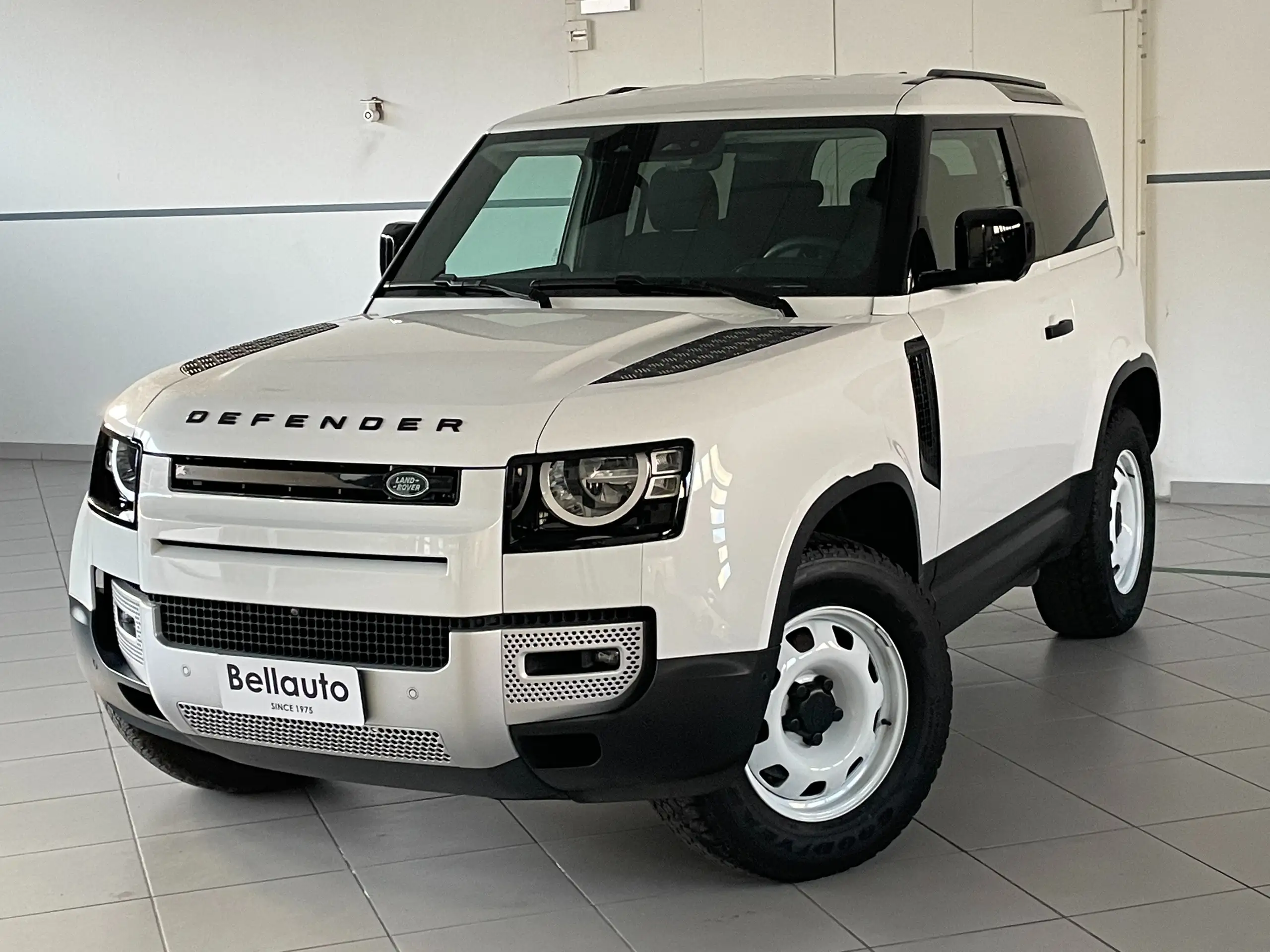 Land Rover Defender 2021