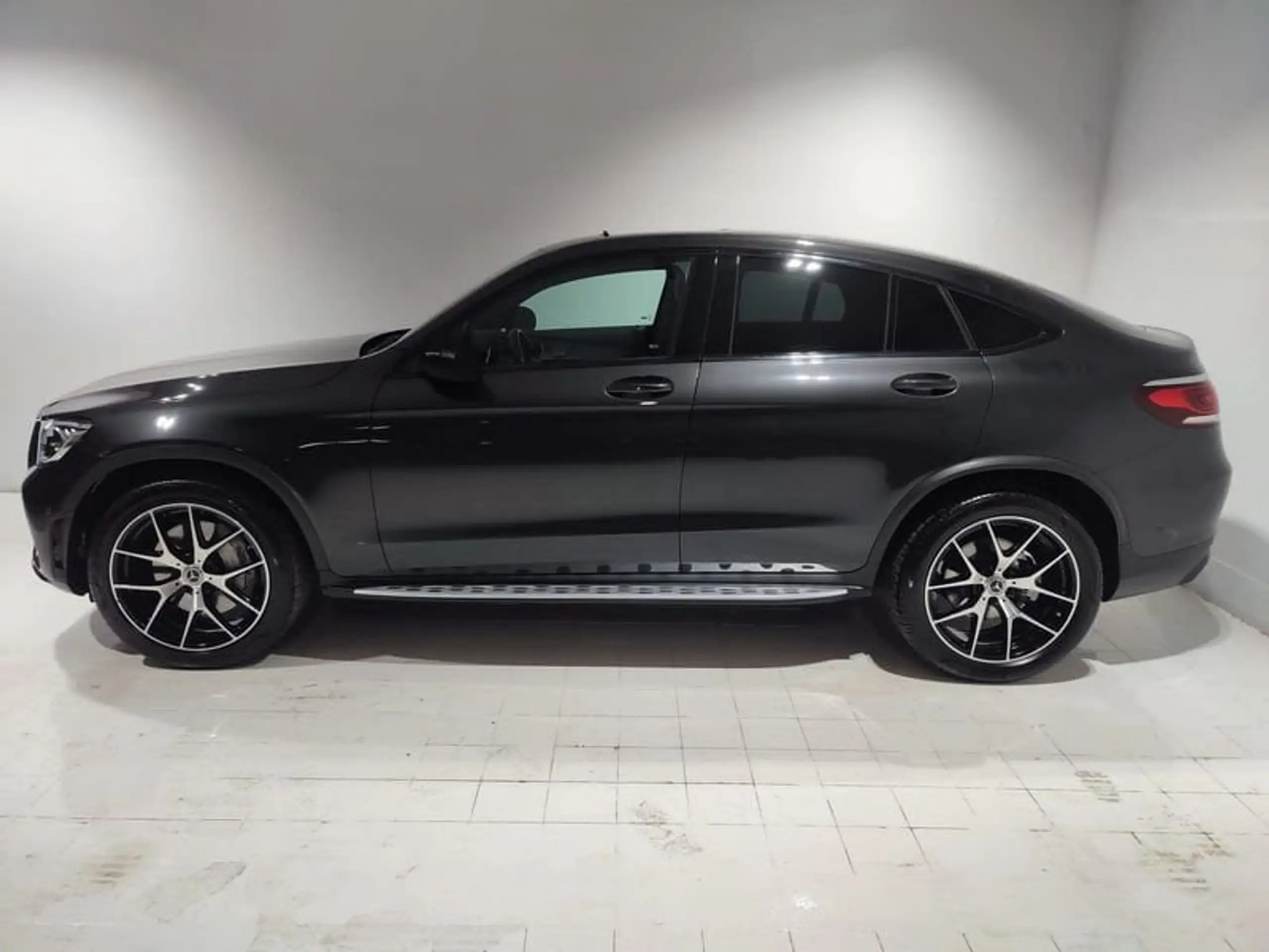 Mercedes-Benz - GLC 220