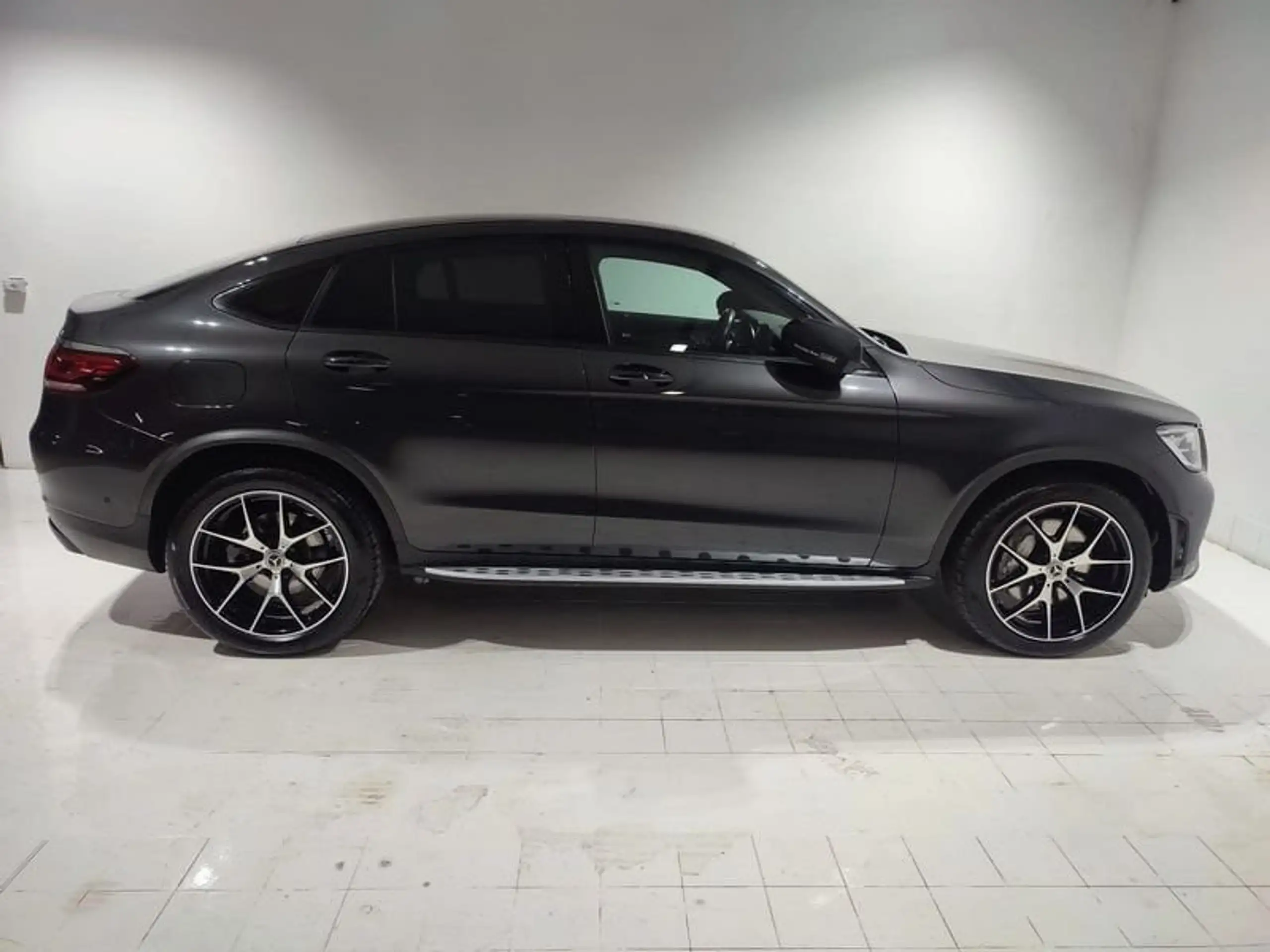 Mercedes-Benz - GLC 220