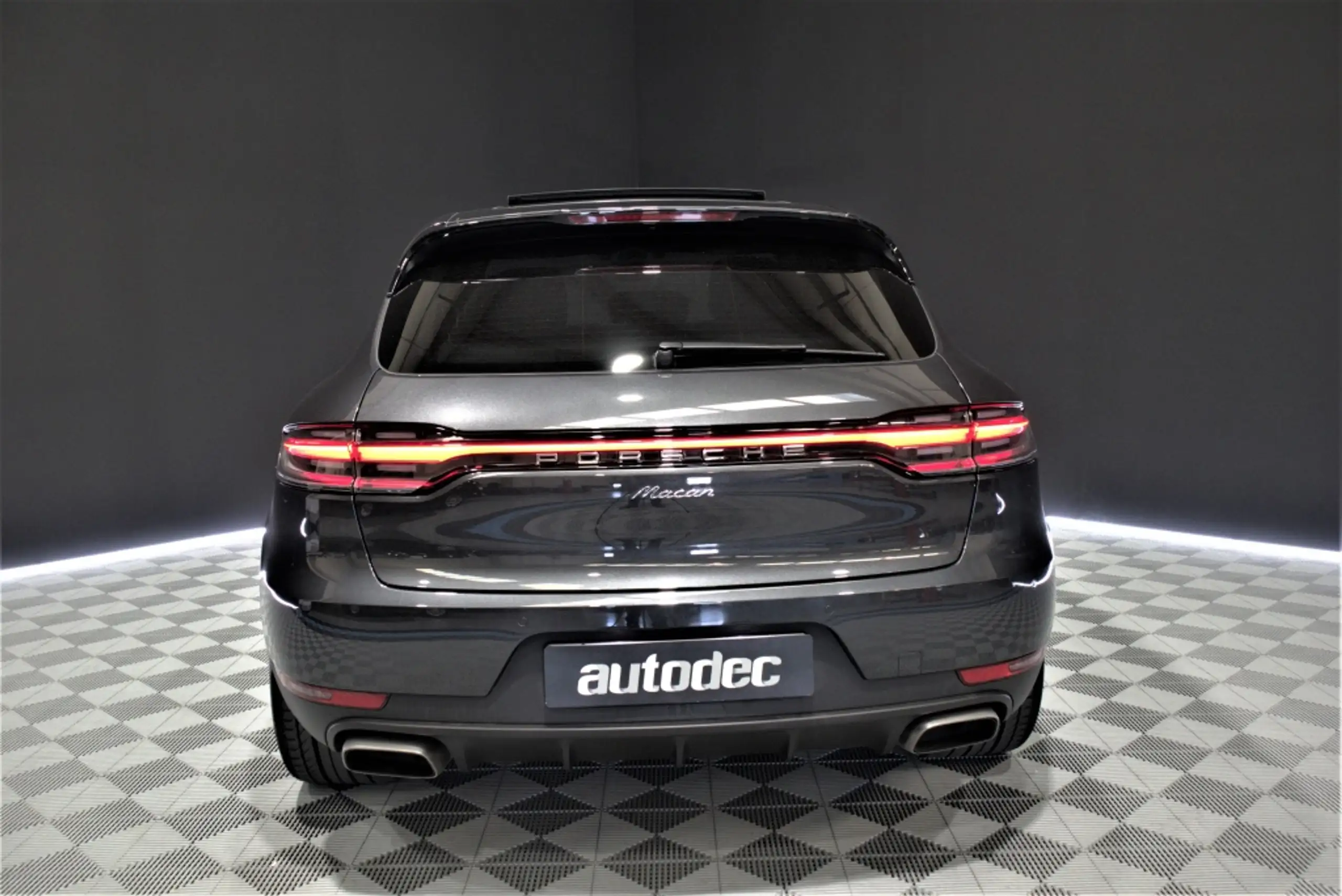 Porsche - Macan