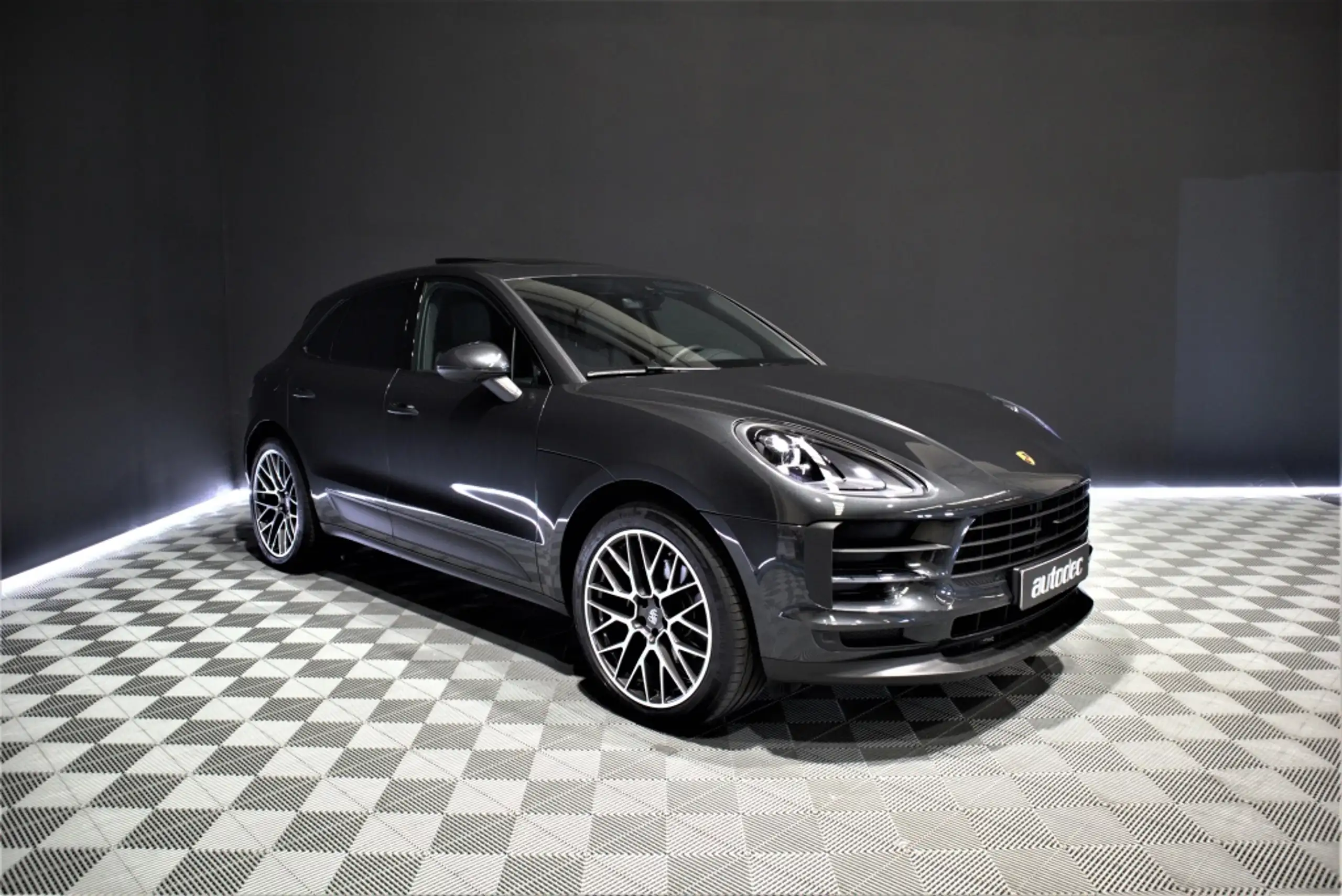 Porsche - Macan