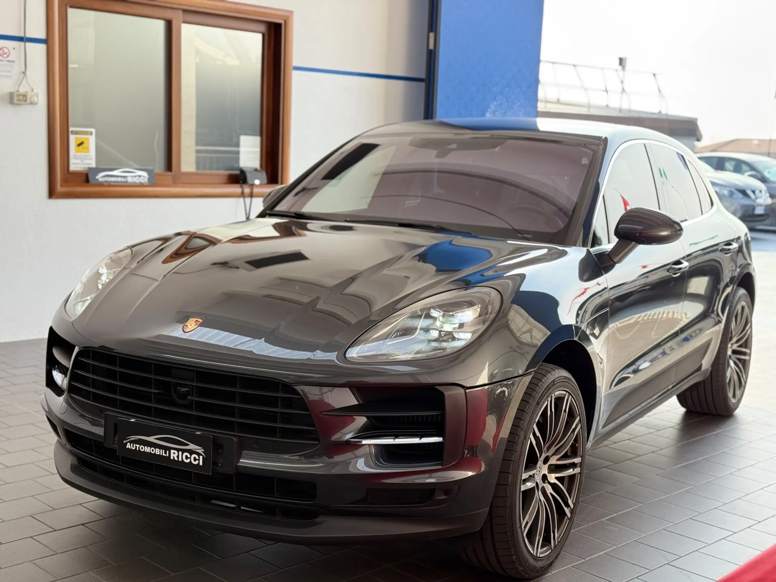 Porsche - Macan