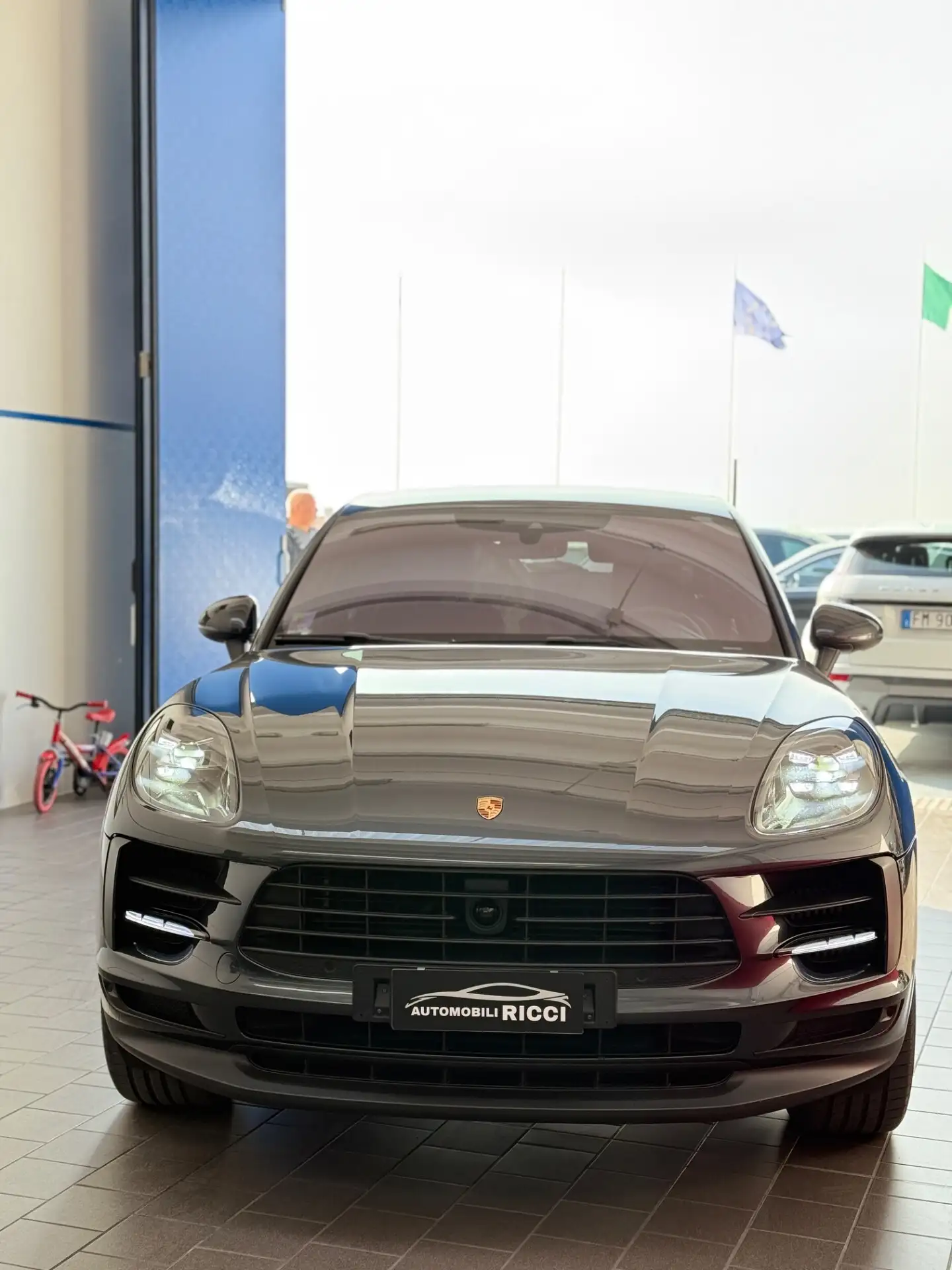 Porsche - Macan