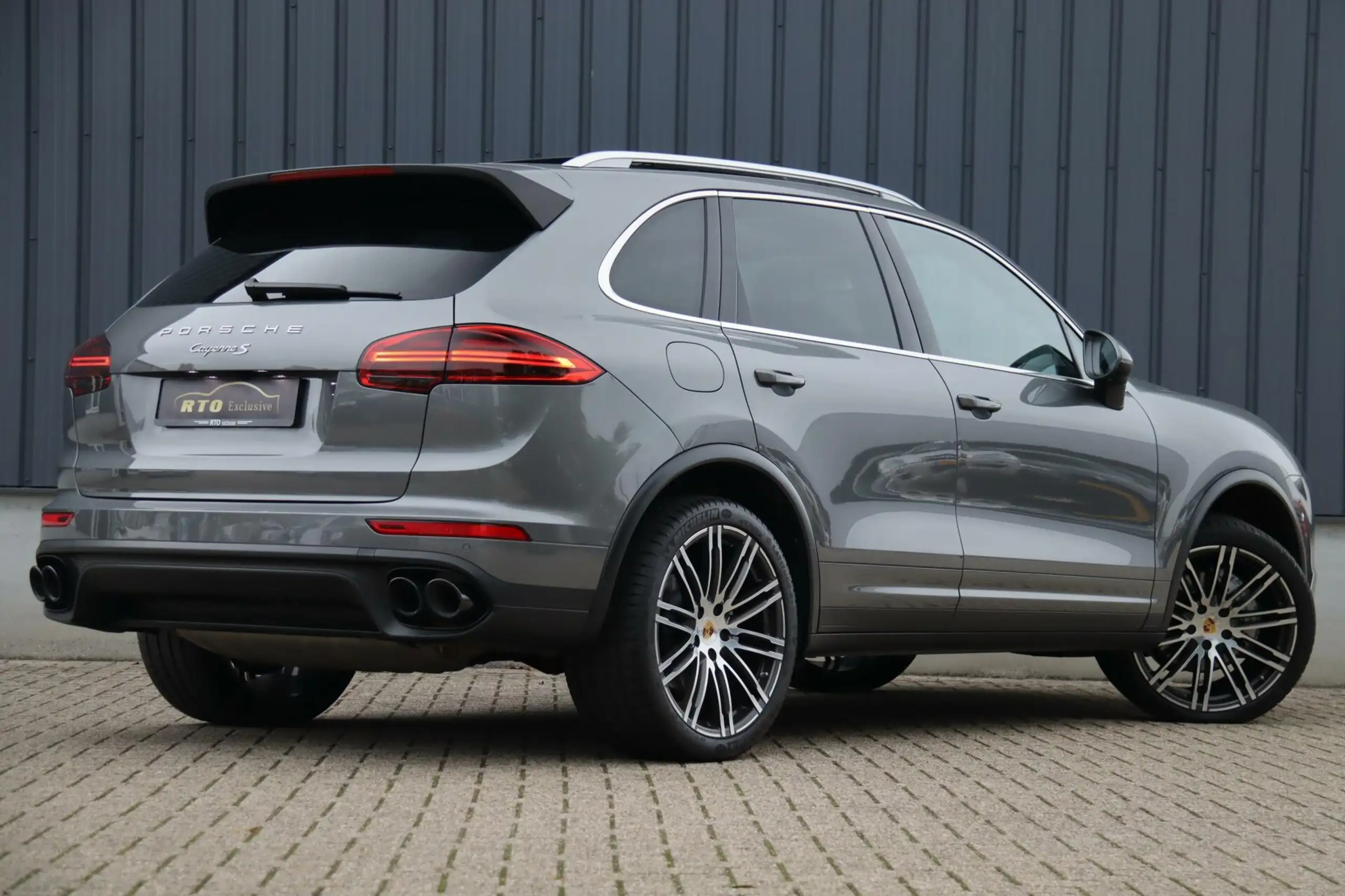 Porsche - Cayenne