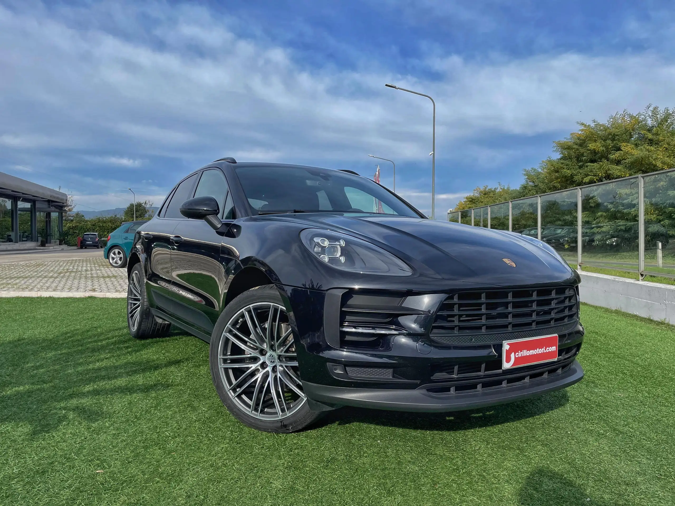 Porsche - Macan