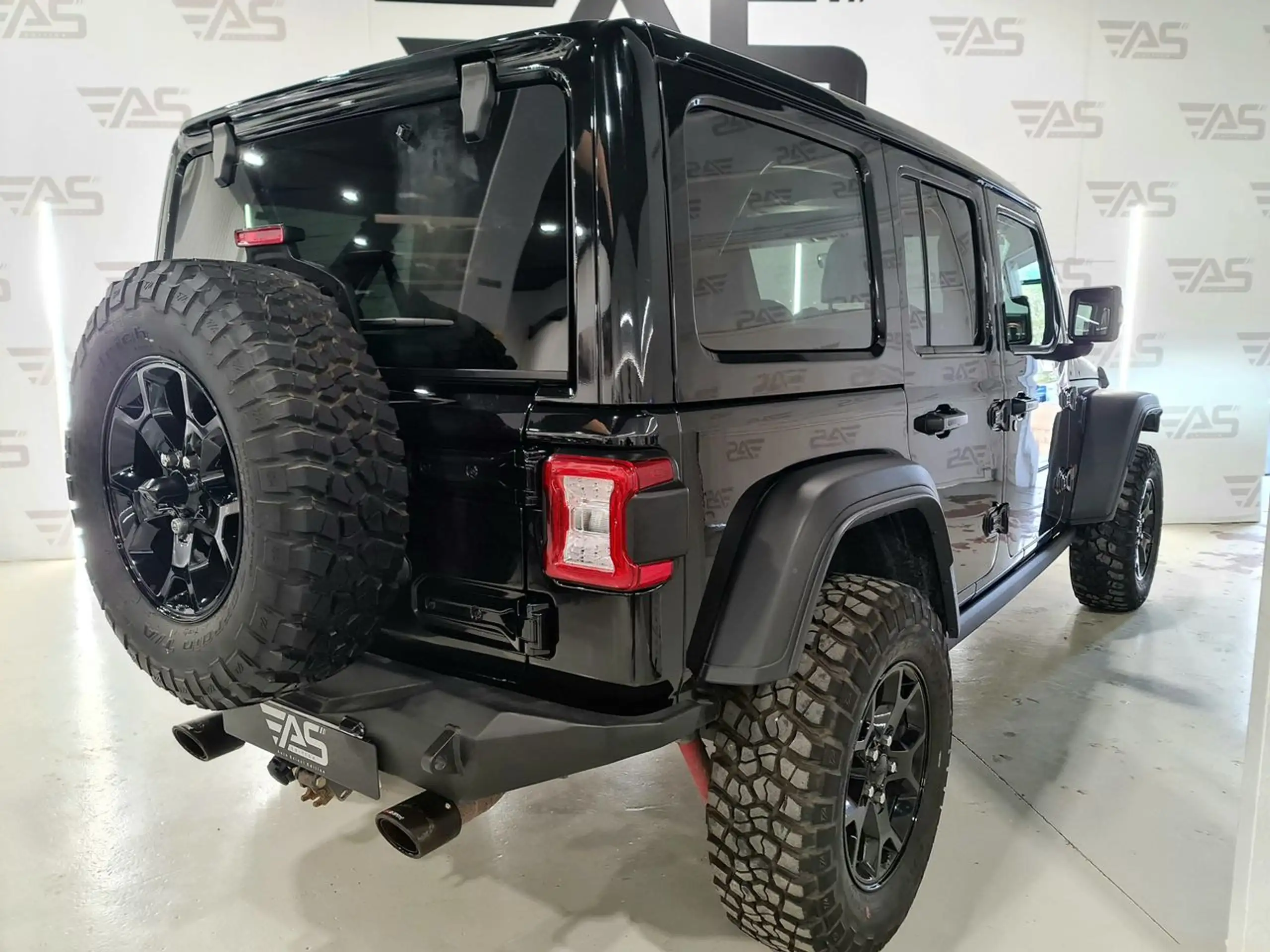 Jeep - Wrangler