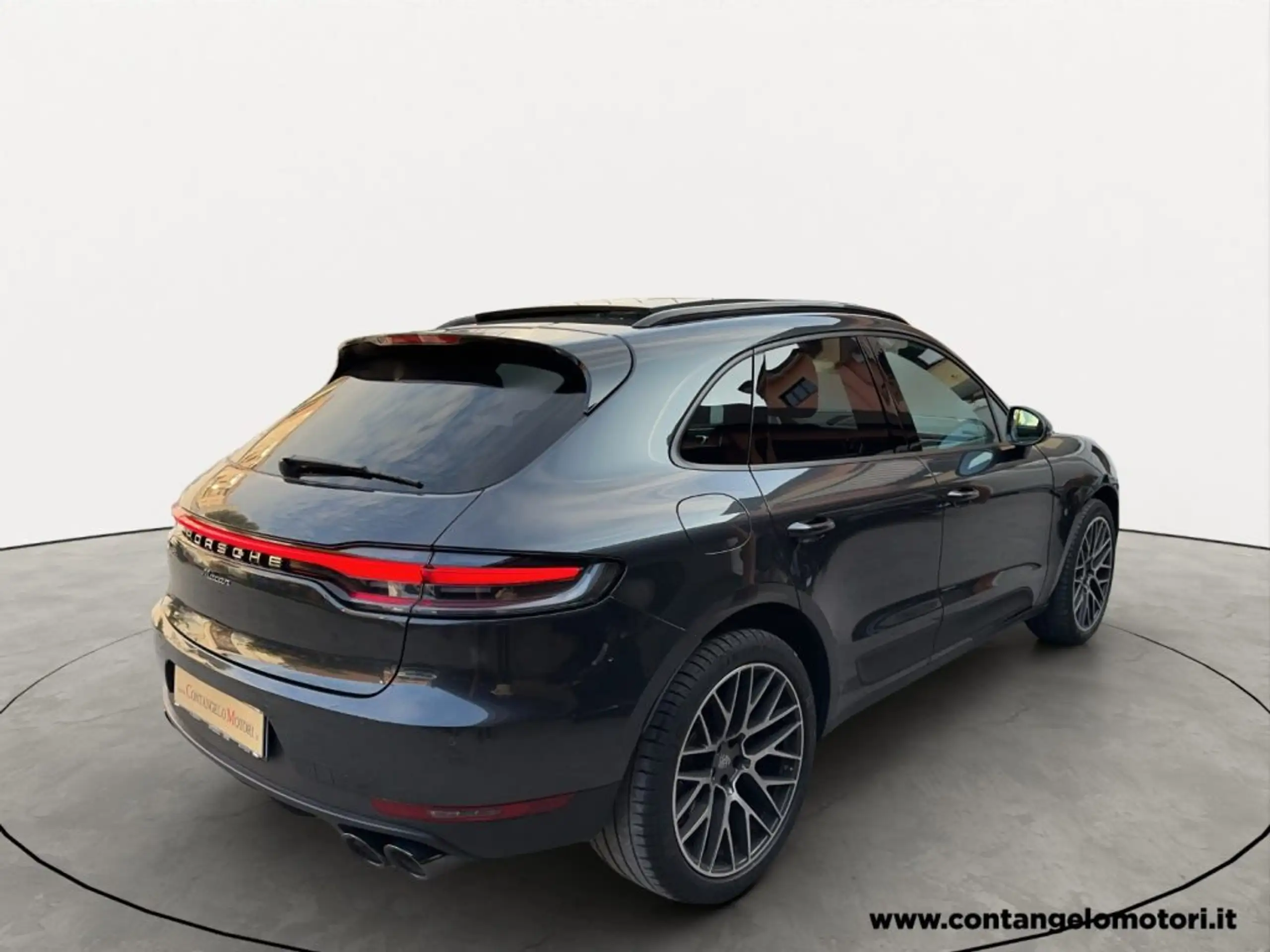 Porsche - Macan