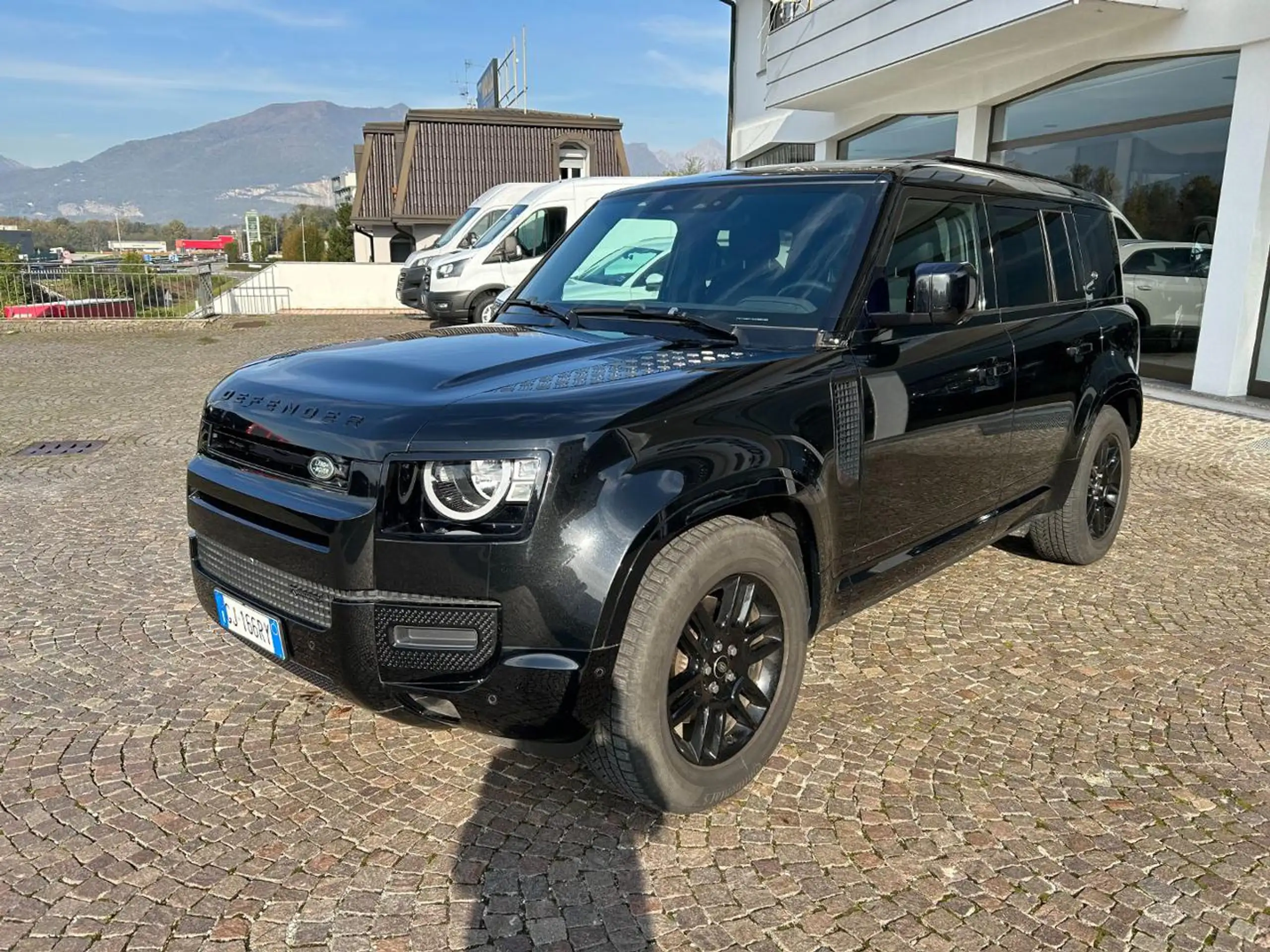 Land Rover - Defender