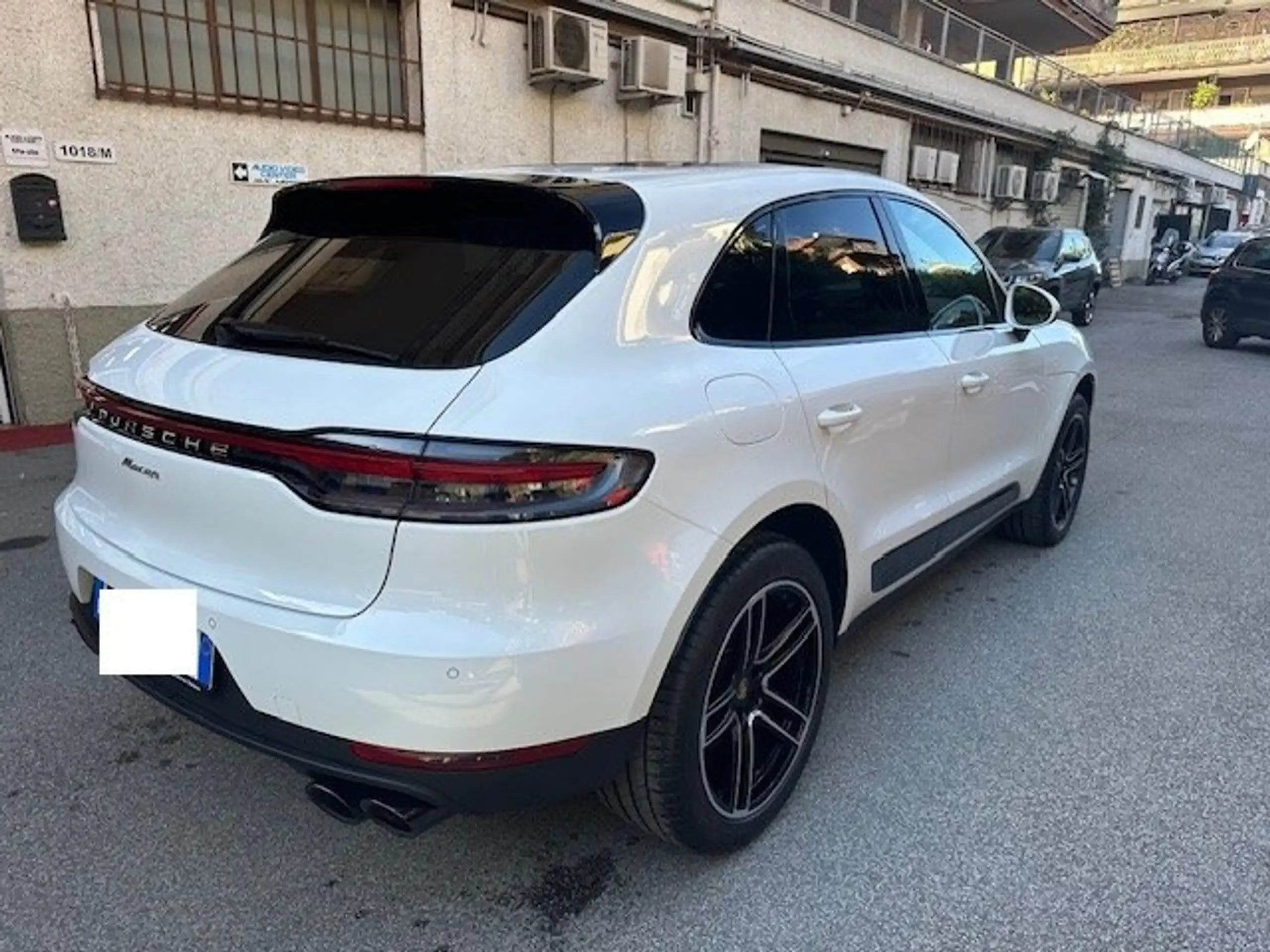 Porsche - Macan