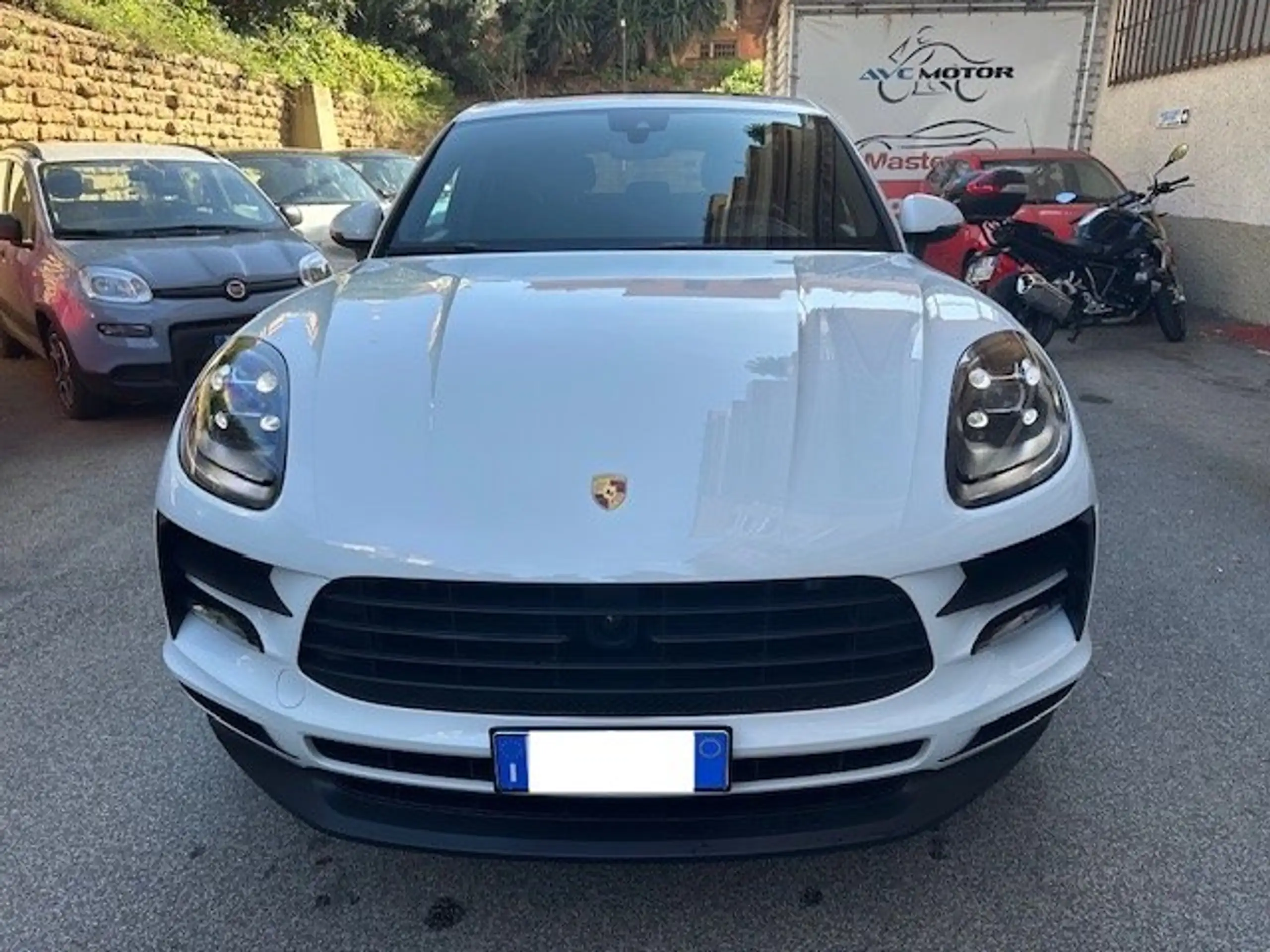 Porsche - Macan