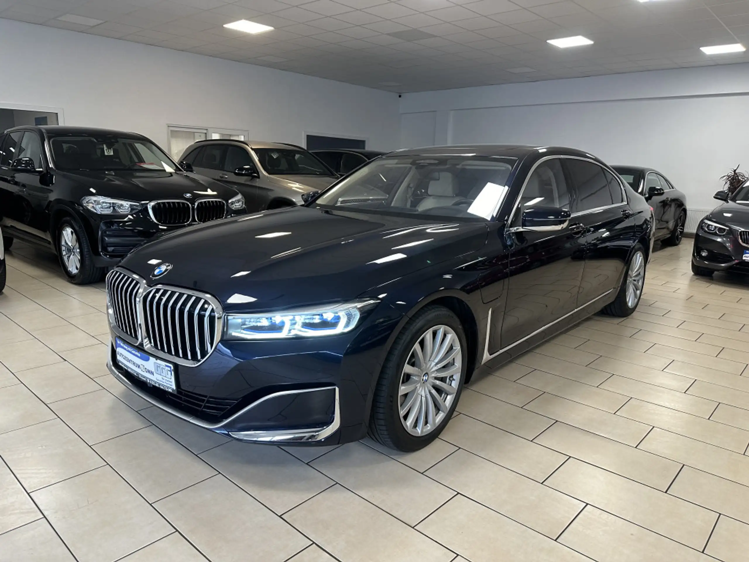 BMW - 745