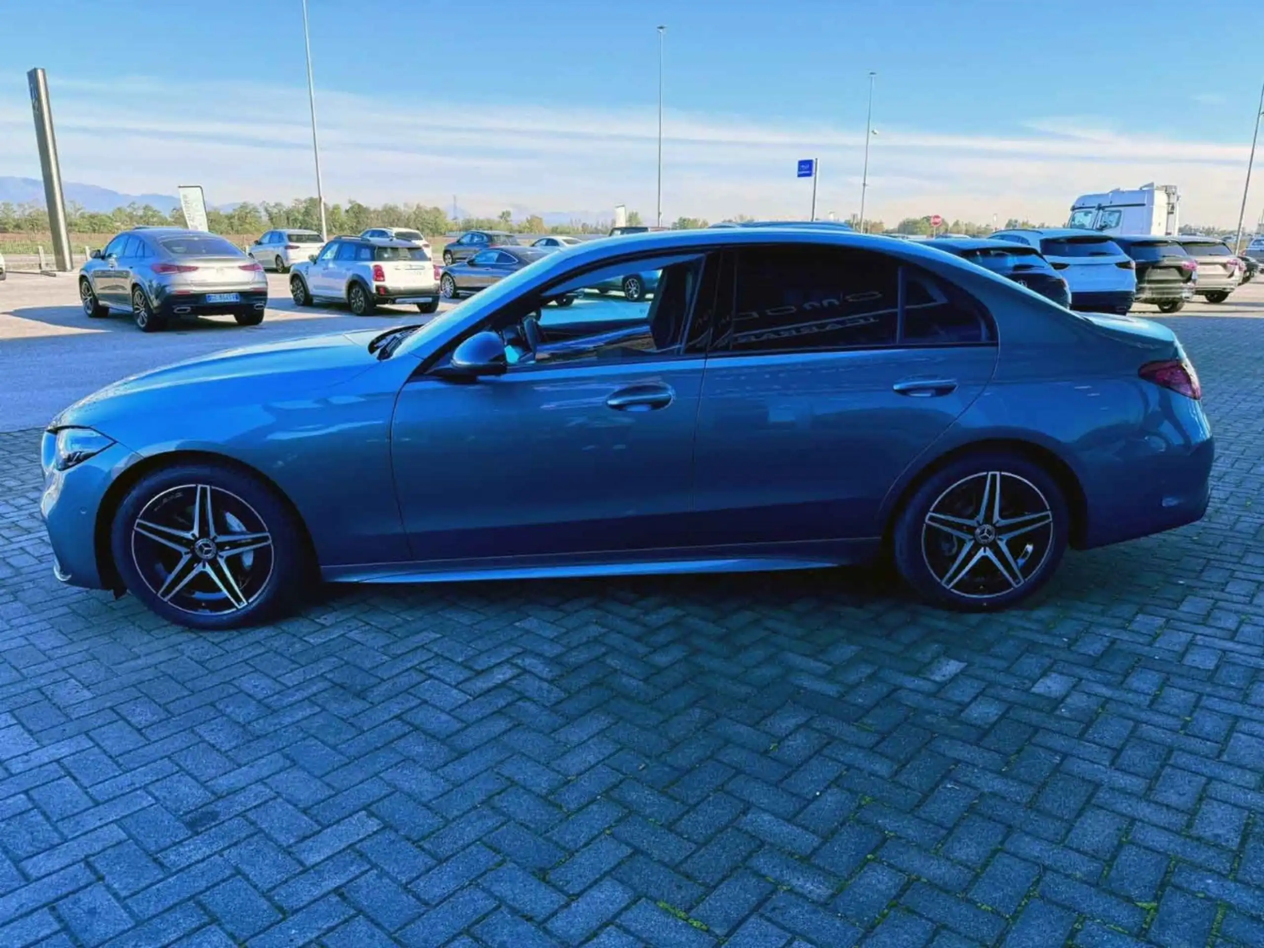 Mercedes-Benz - C 220