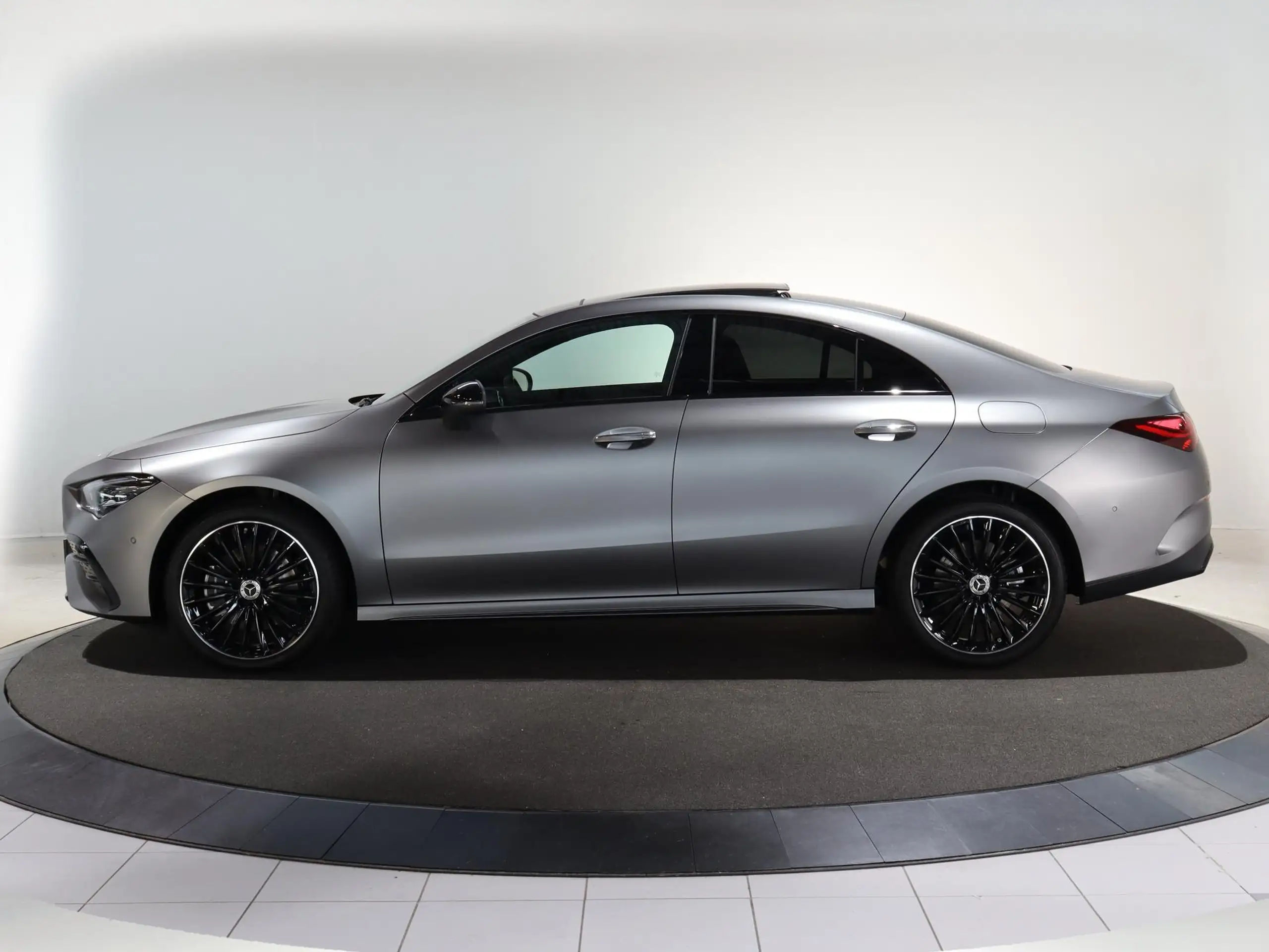 Mercedes-Benz - CLA 250