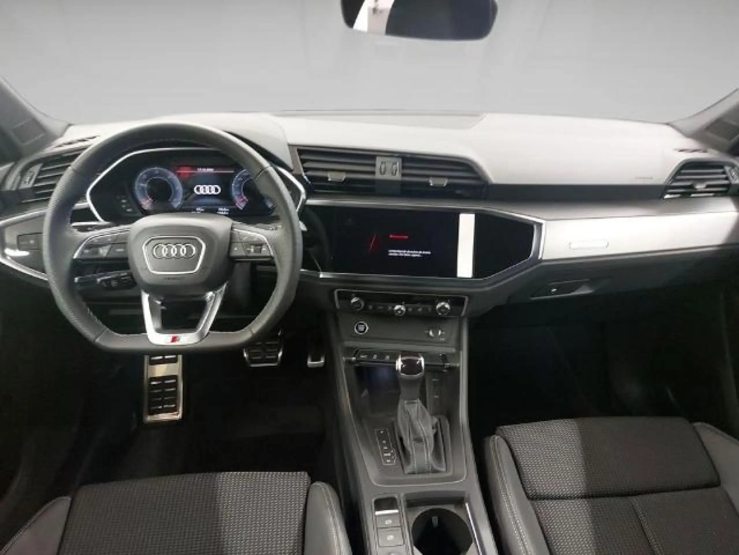 Audi - Q3