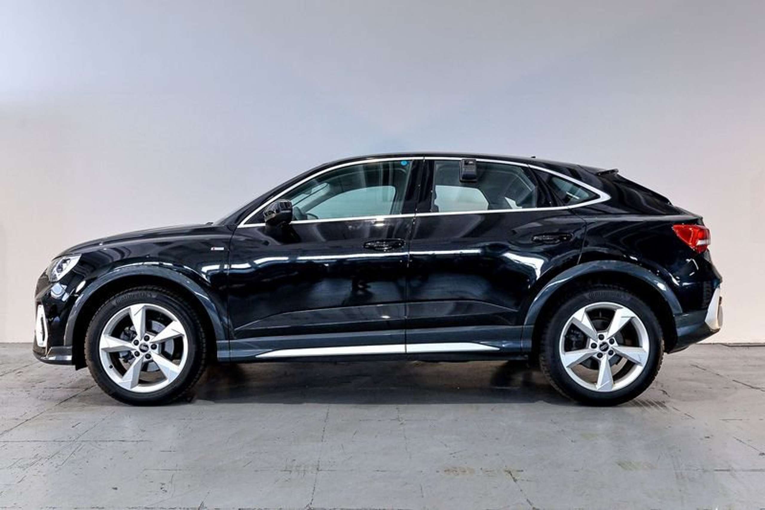 Audi - Q3