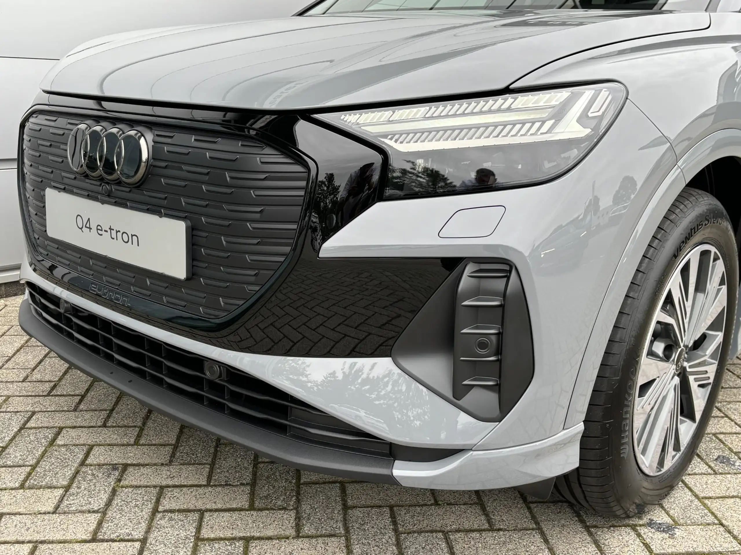 Audi - Q4 e-tron