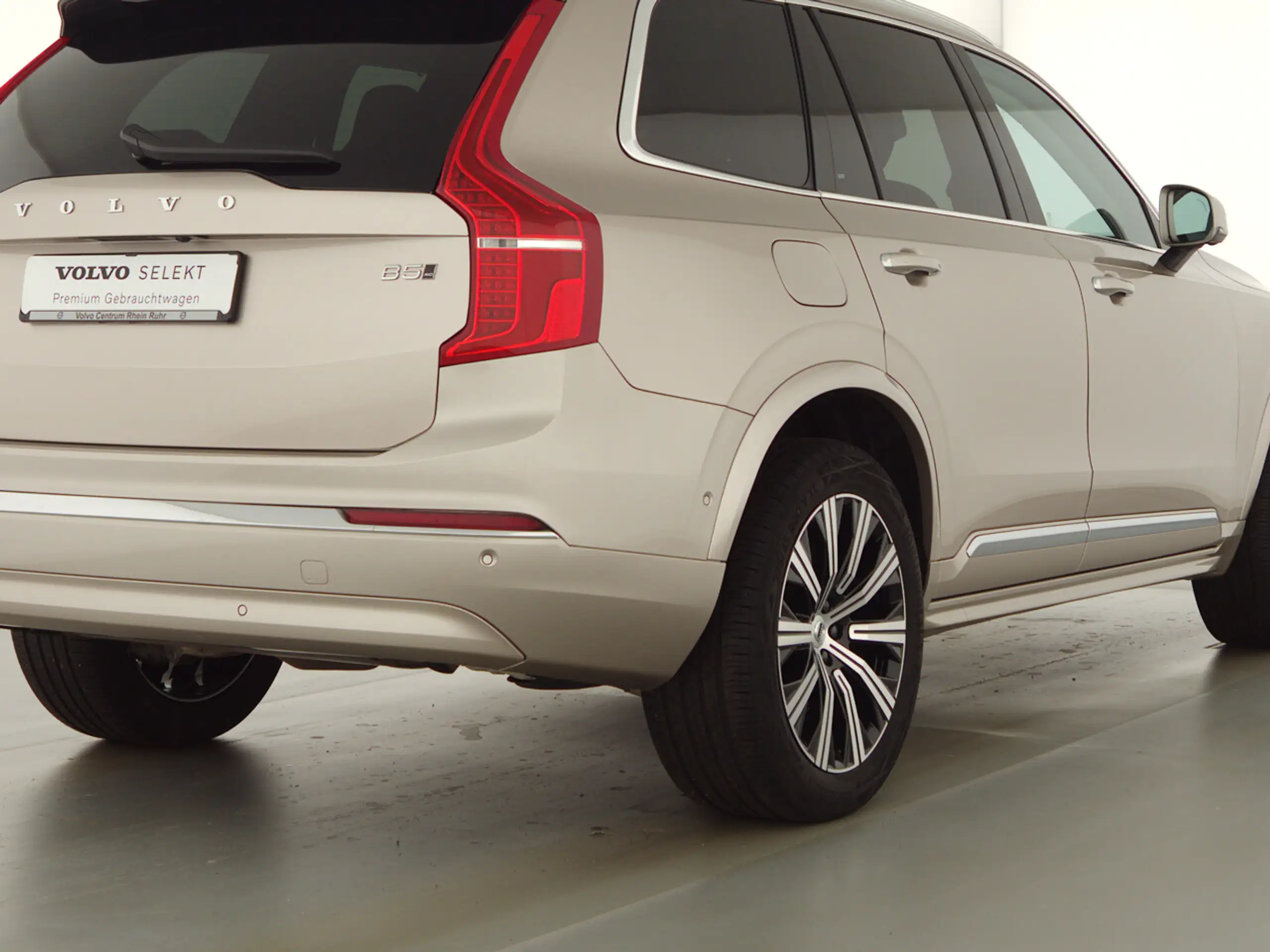 Volvo - XC90