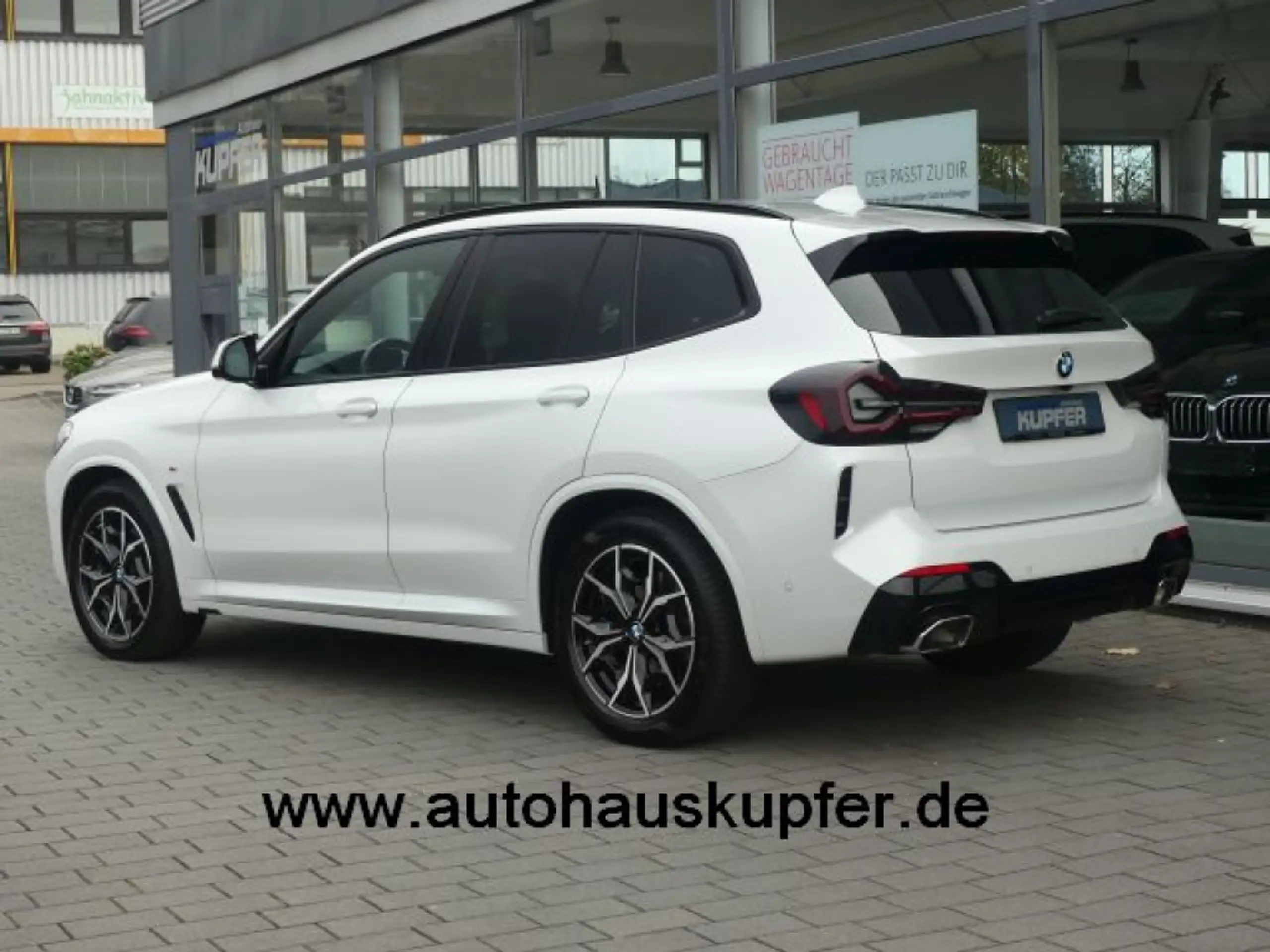 BMW - X3