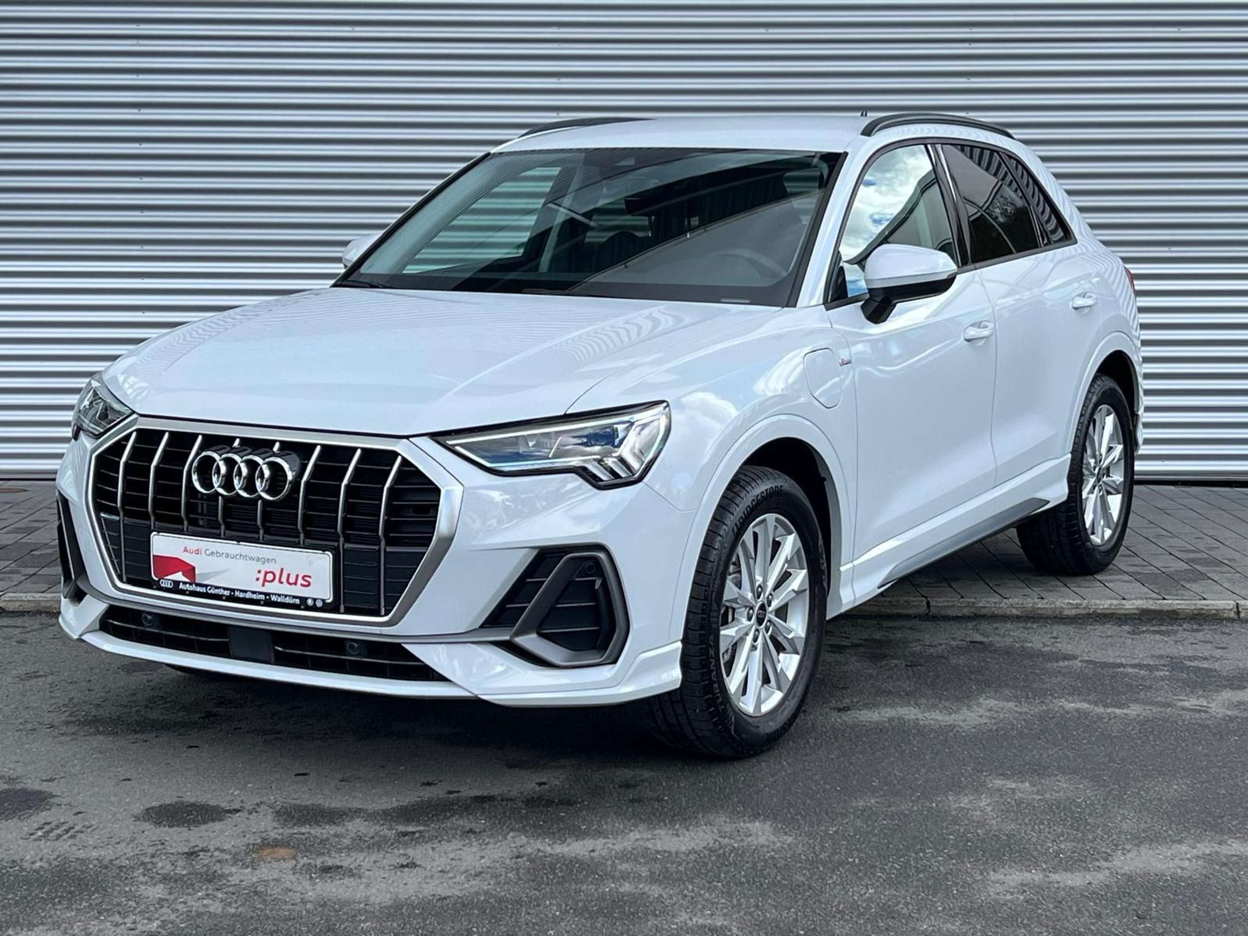 Audi - Q3