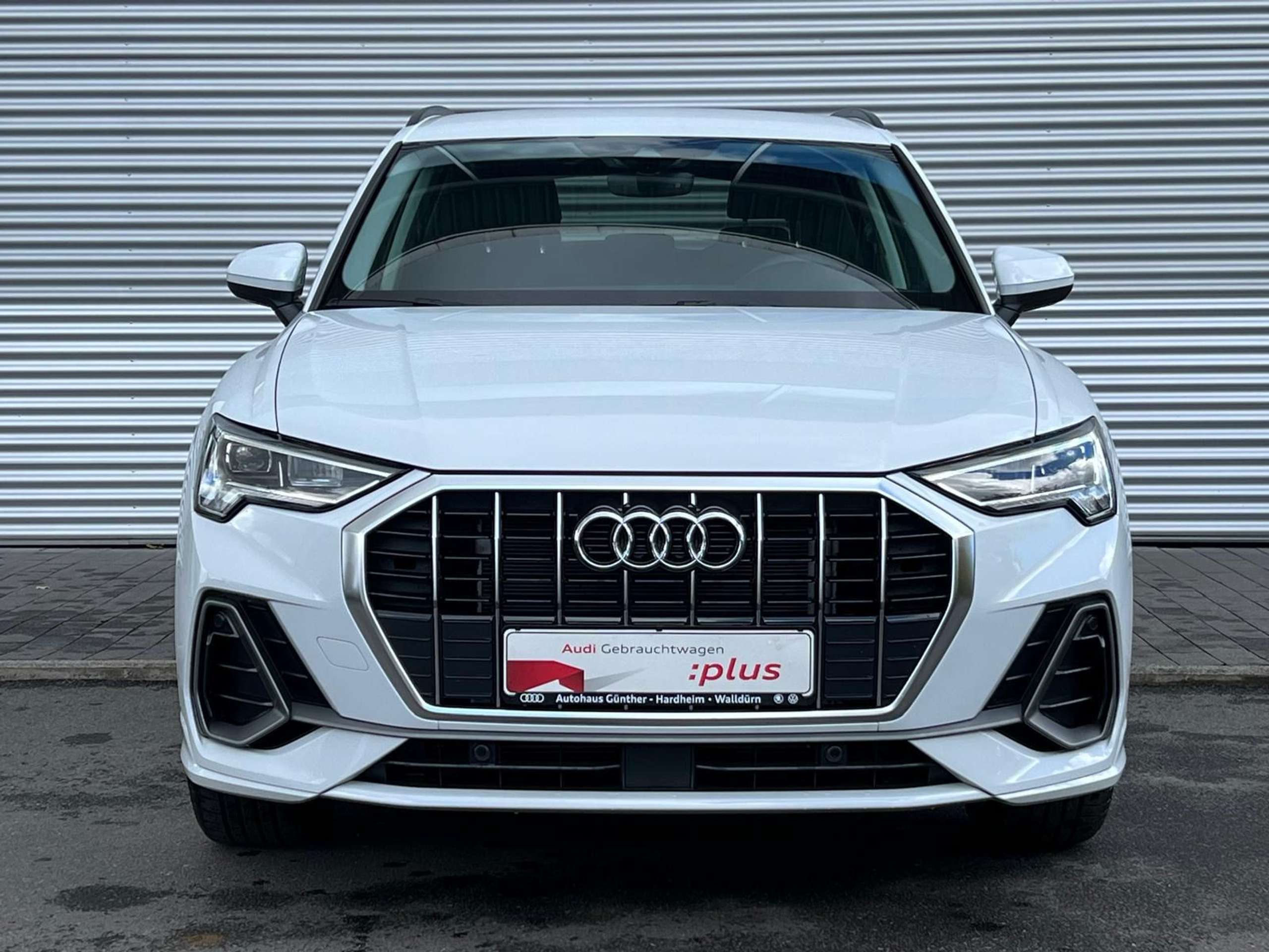 Audi - Q3