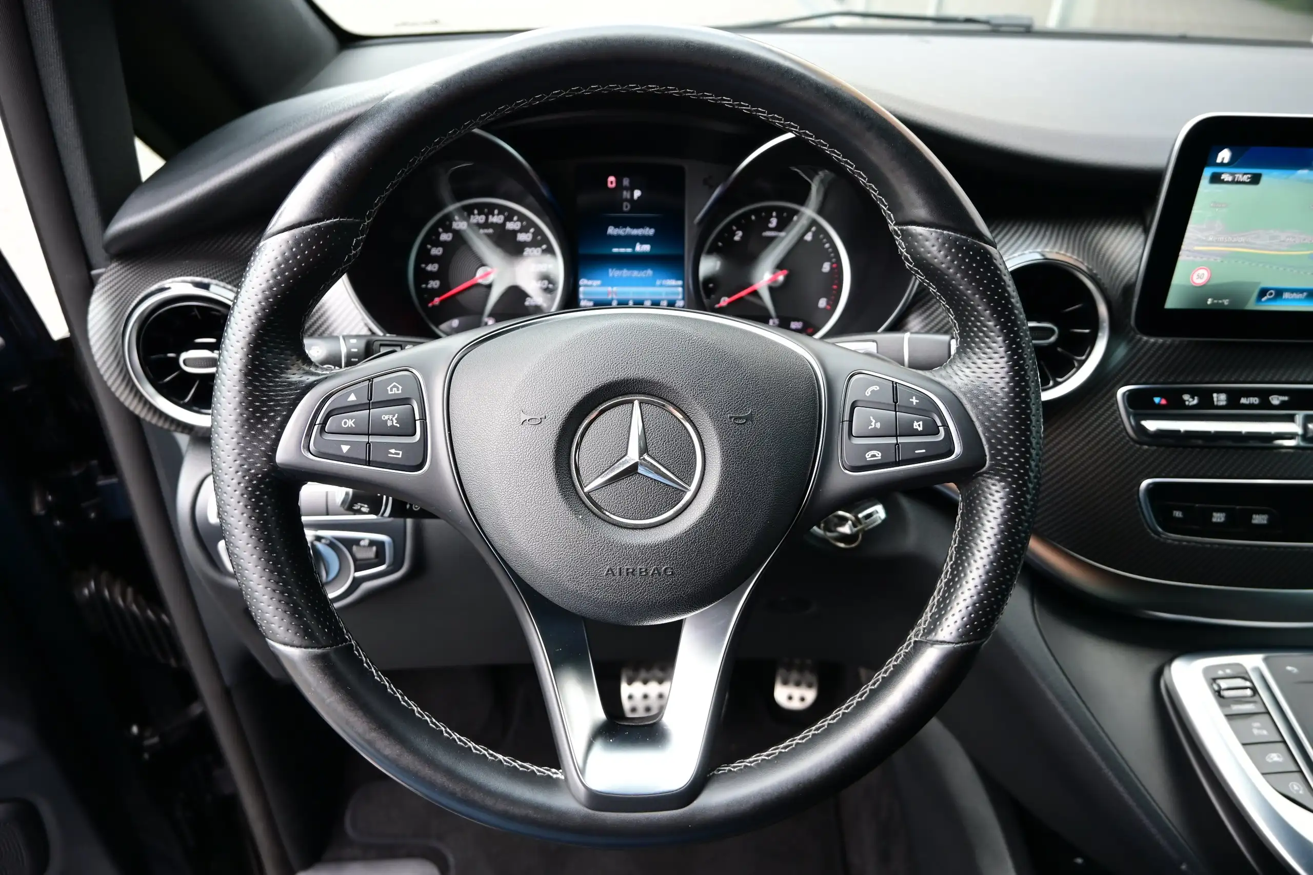 Mercedes-Benz - V 300