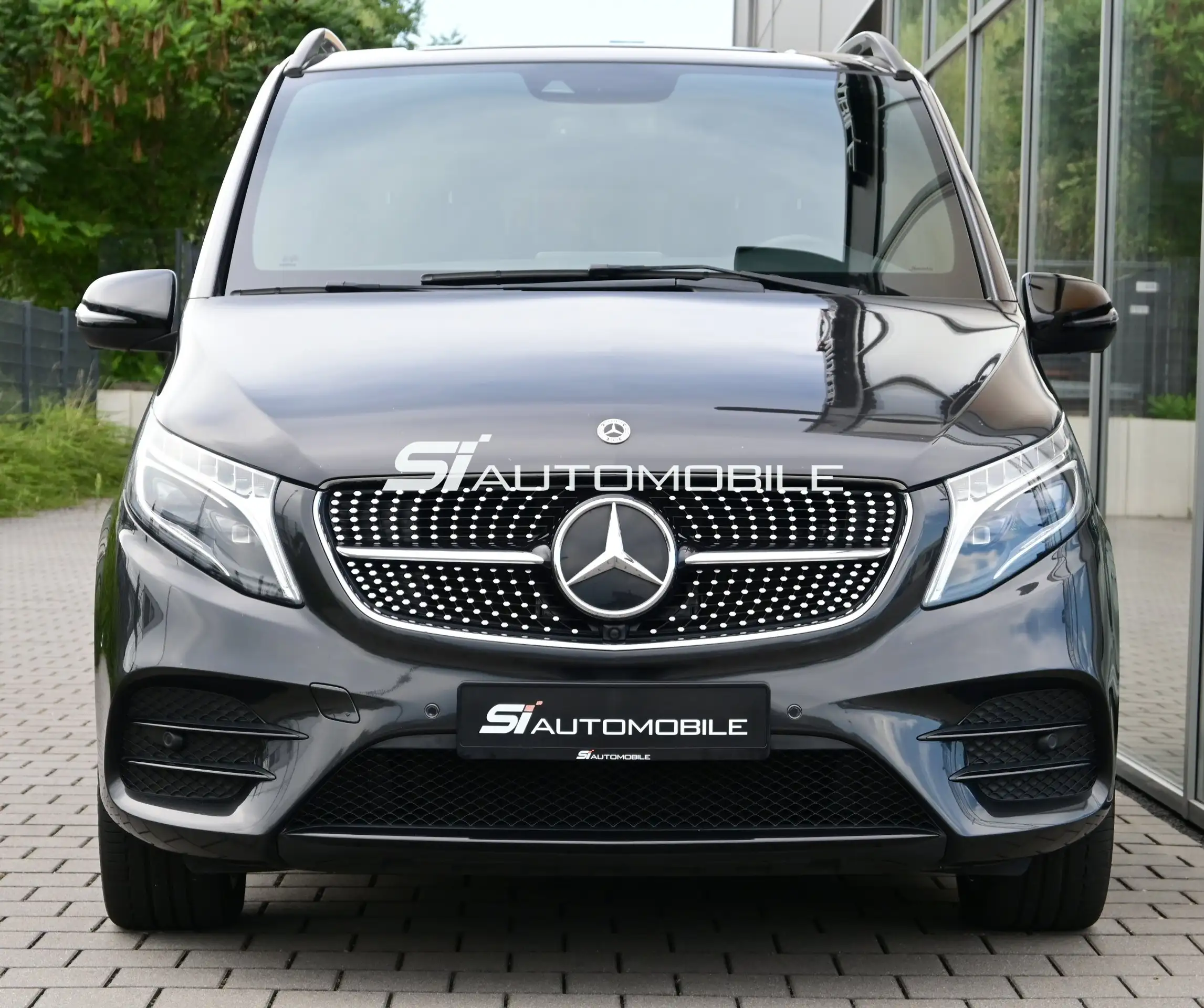 Mercedes-Benz - V 300