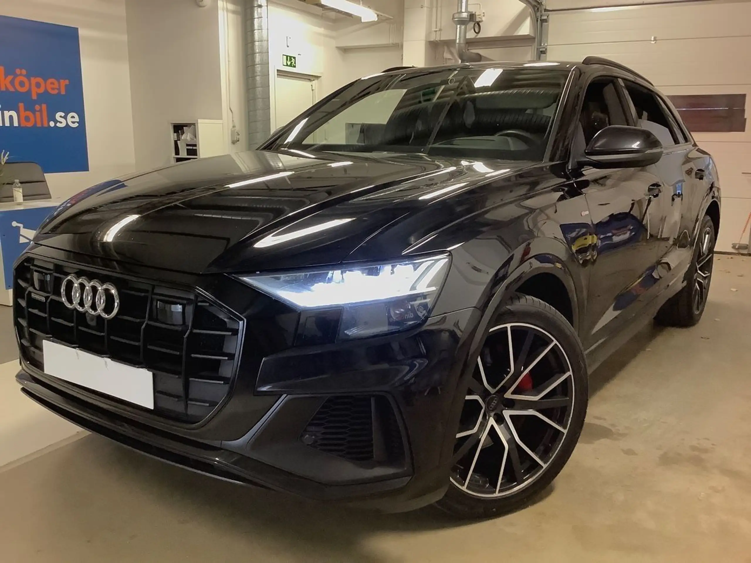 Audi - Q8