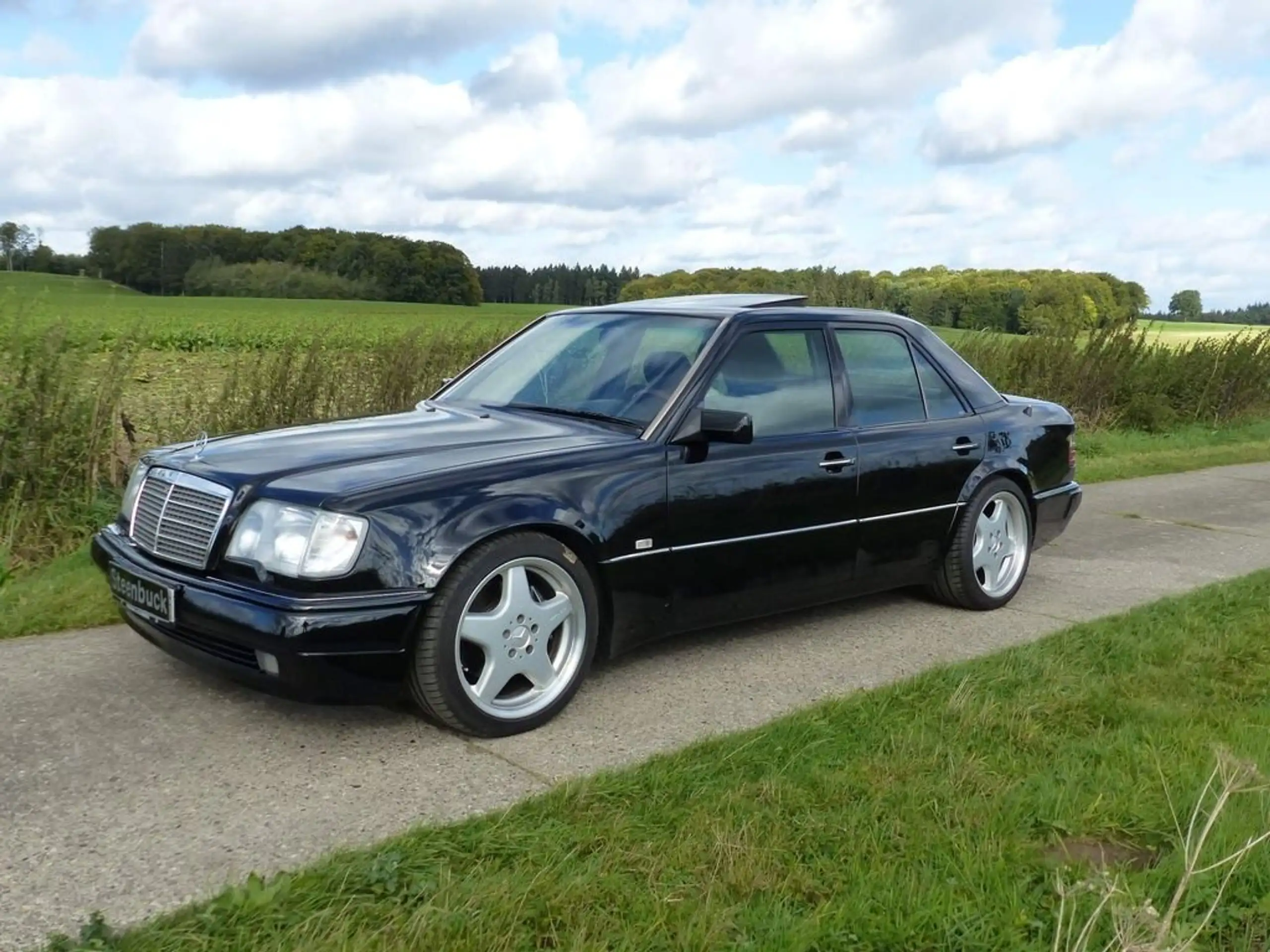 Mercedes-Benz - E 500