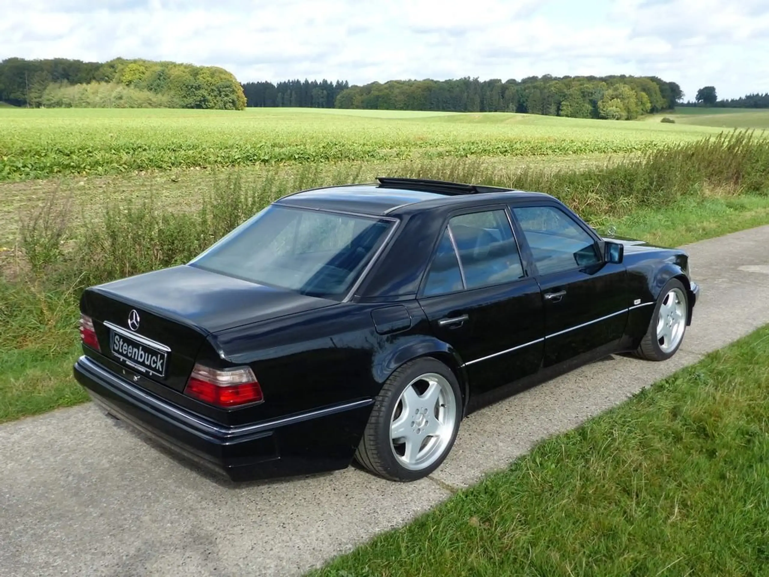 Mercedes-Benz - E 500