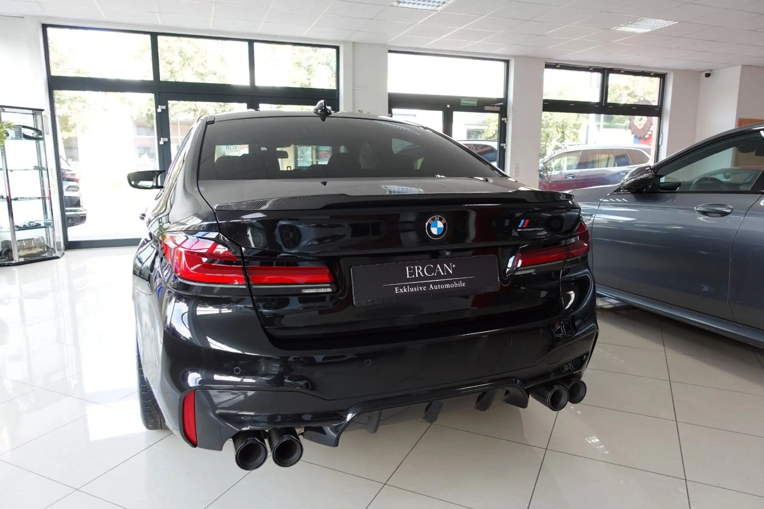 BMW - M5