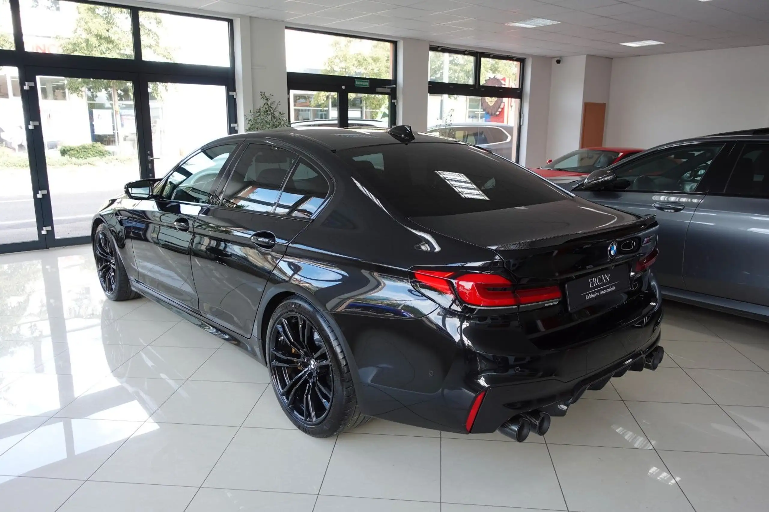 BMW - M5