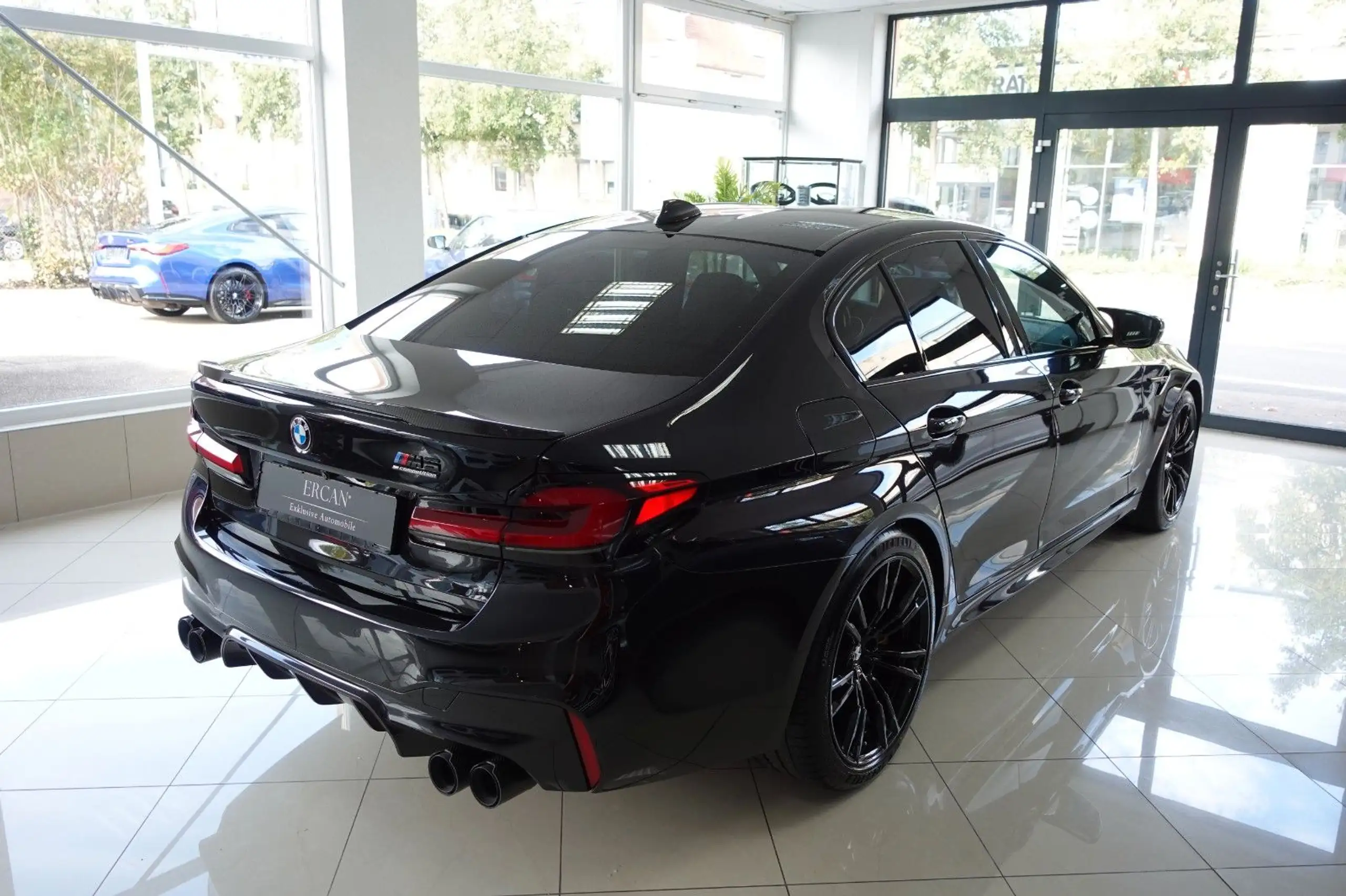 BMW - M5