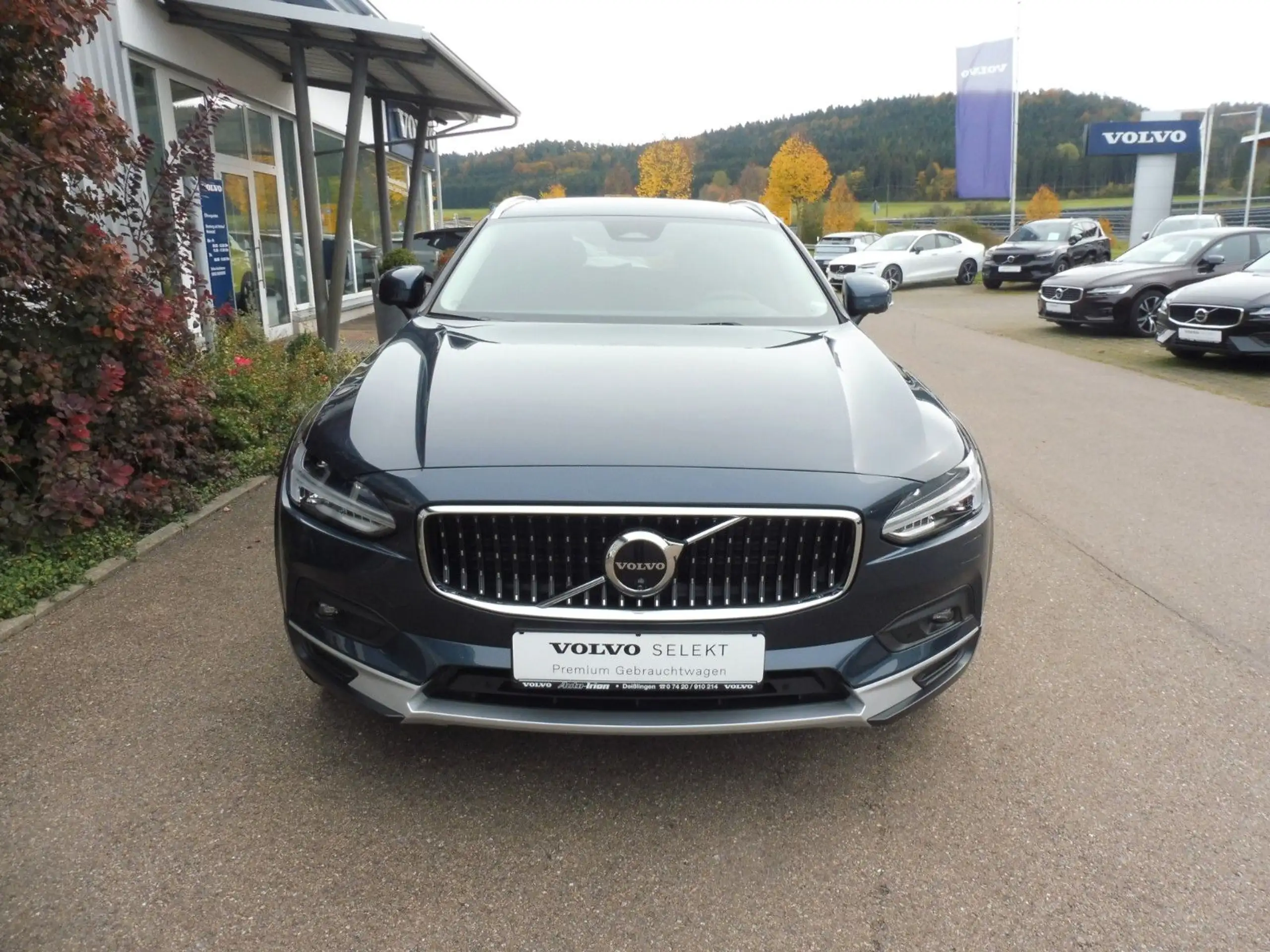 Volvo - V90 Cross Country